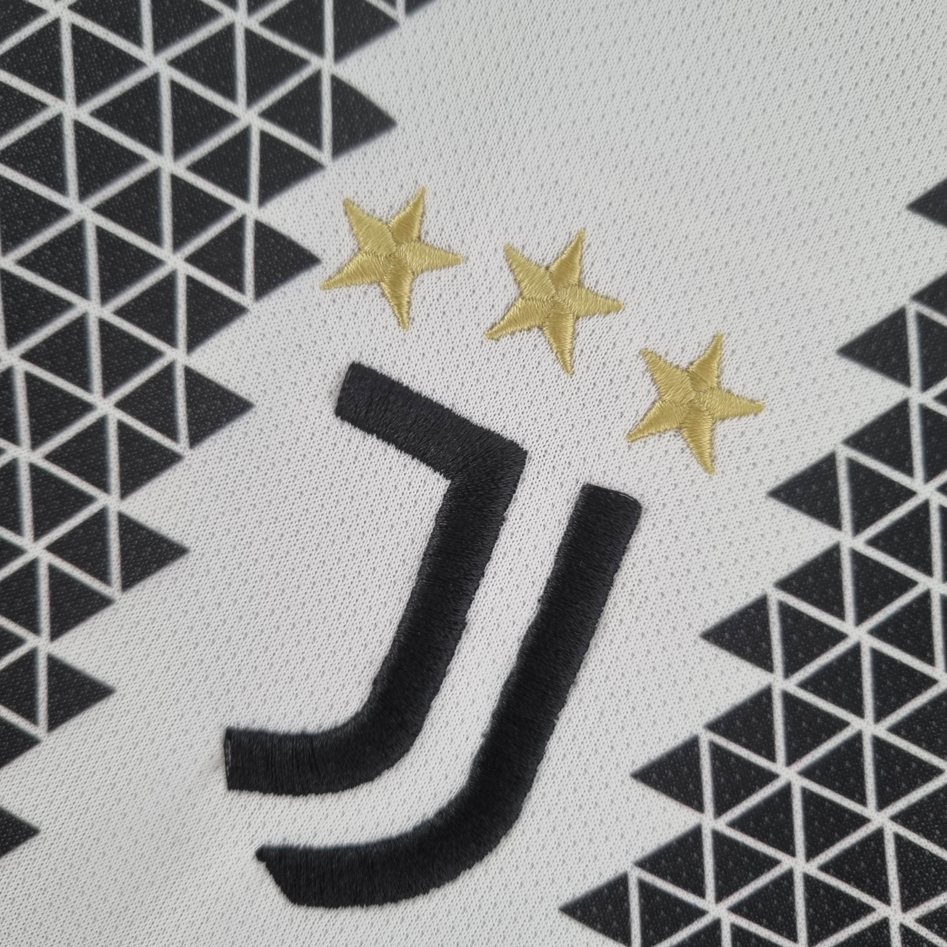 2022/2023 Juventus Home Soccer Jersey AAA fan-grade — view 5