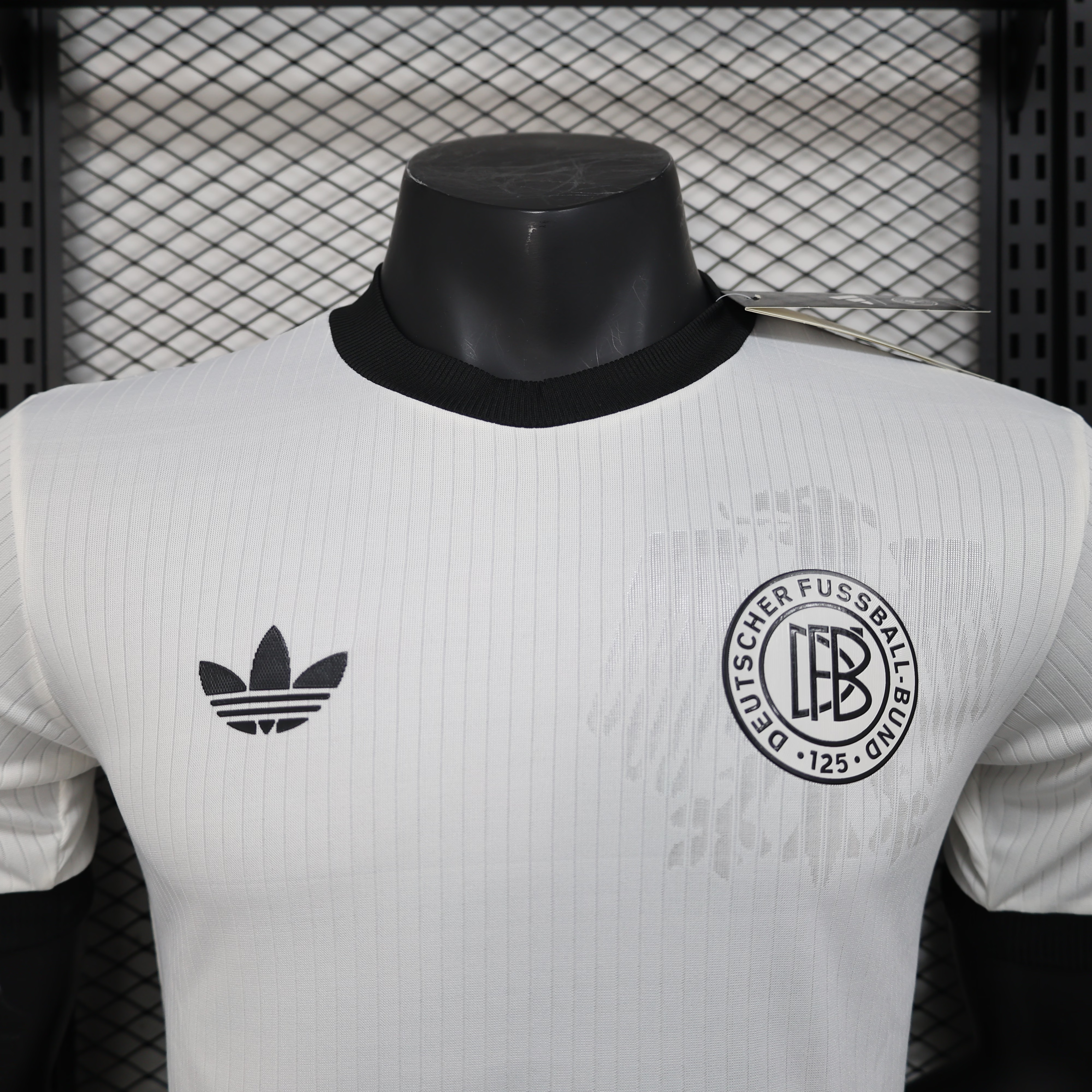 2025 Deutschland 125. Jubiläums-Fußballtrikot AAA Fan-Qualität — view 3