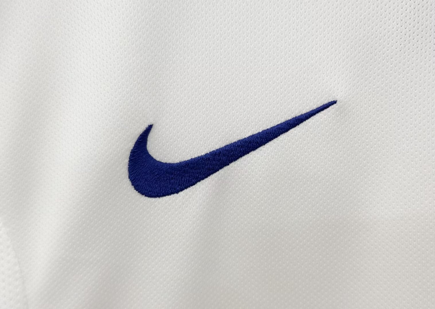 1996 Retro Italy Away Soccer Shirt AAA fan-grade — view 8