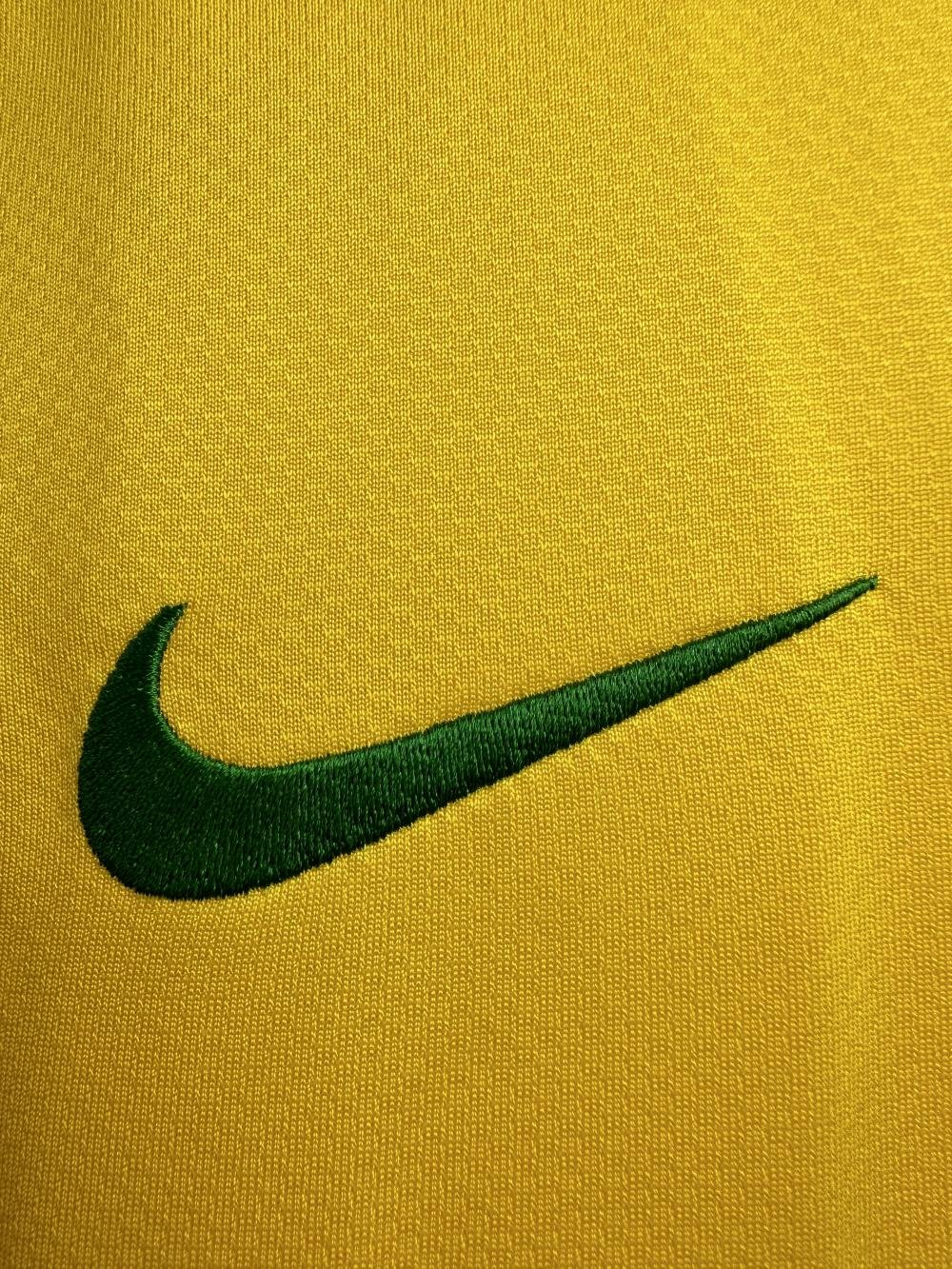 2006 Retro Brazil Home Soccer Jersey AAA fan-grade — view 6