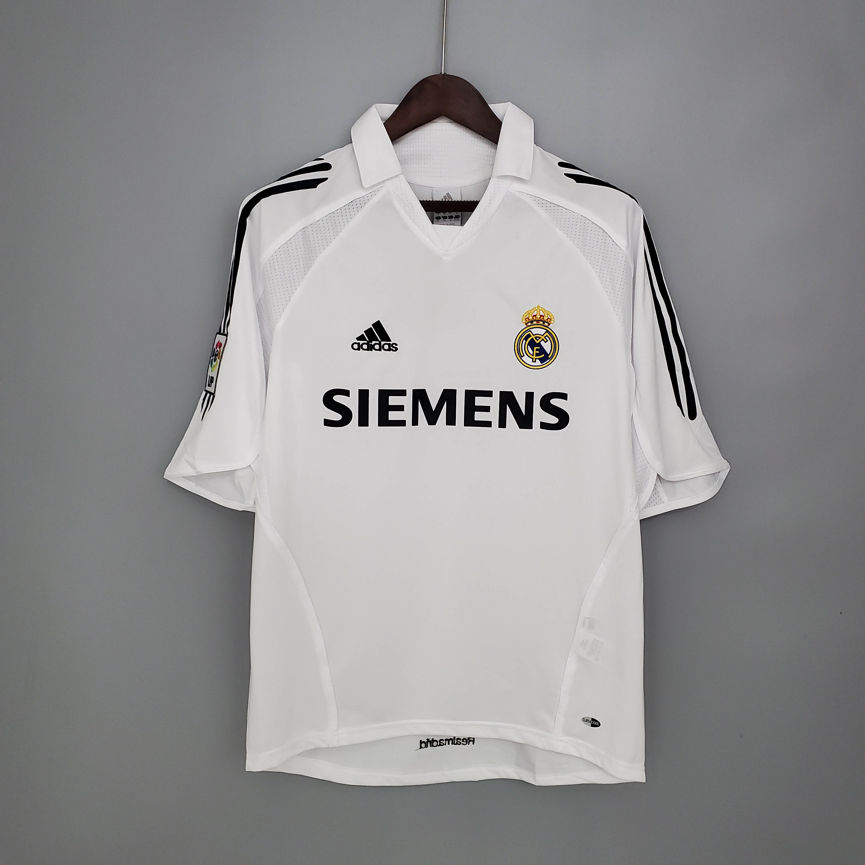 2005/2006 Retro Real Madrid Home — main view
