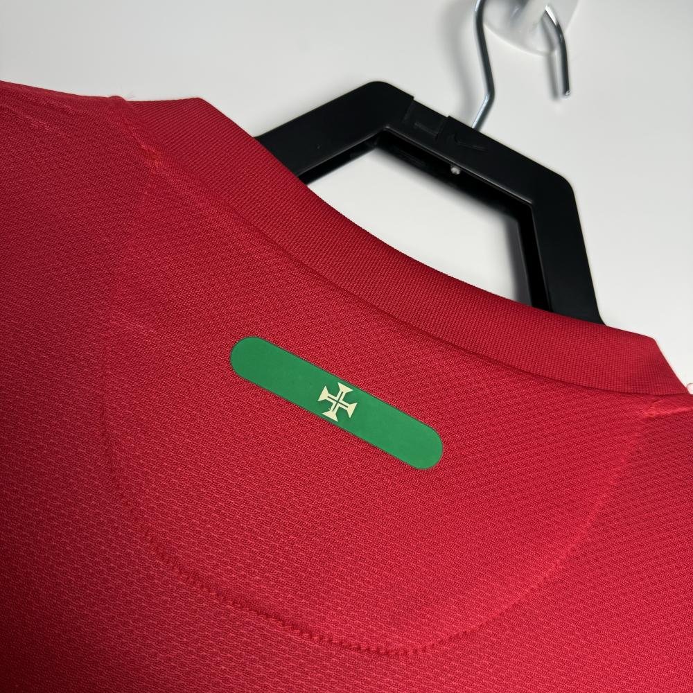 2010 Retro Portugal Home Football Shirt AAA fan-grade — view 5