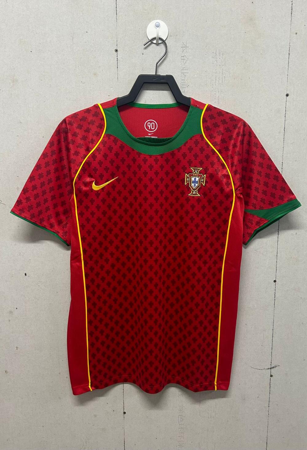 2004 レトロ ポルトガル ホーム サッカーシャツ タイ品質