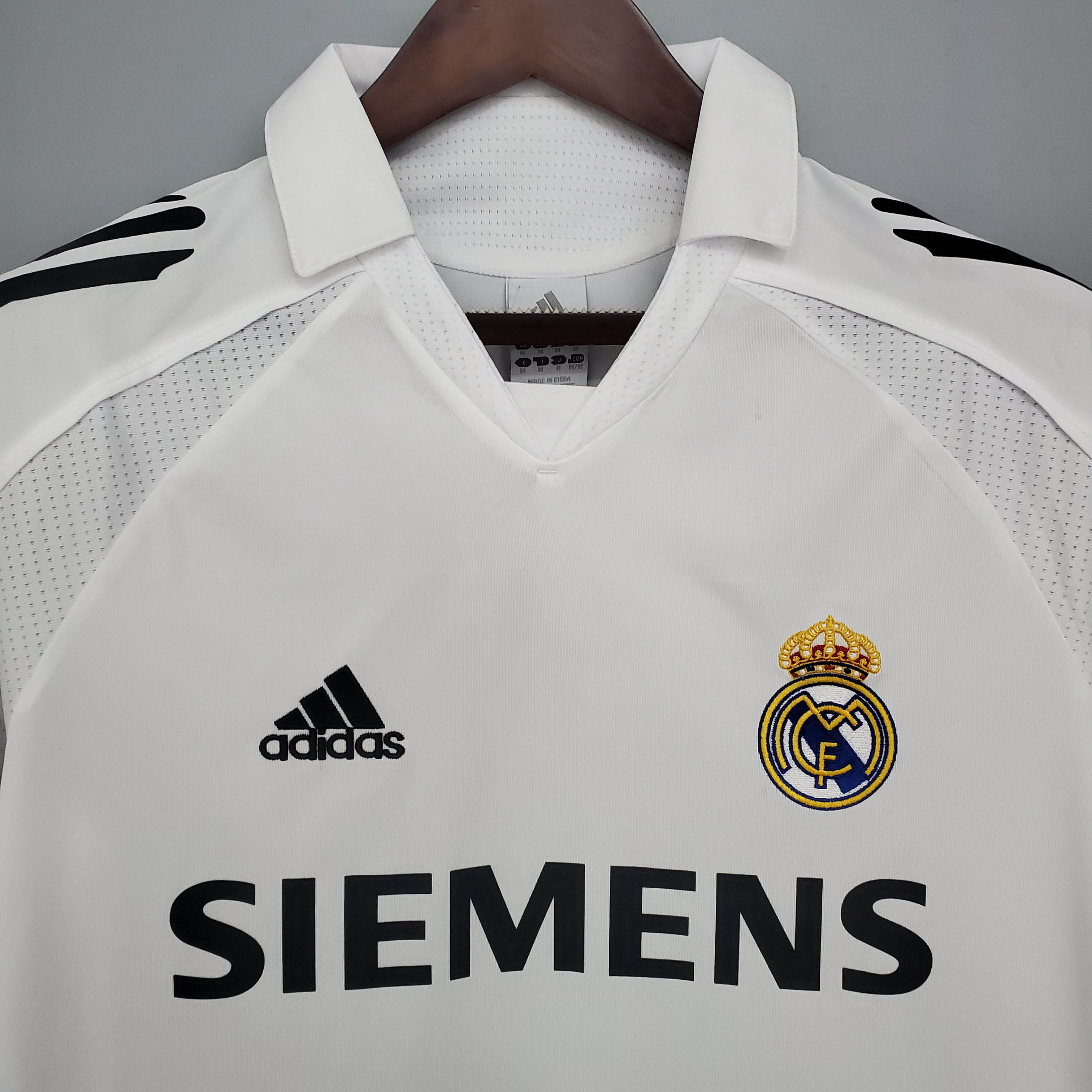 2005/2006 Retro Real Madrid Home — view 3