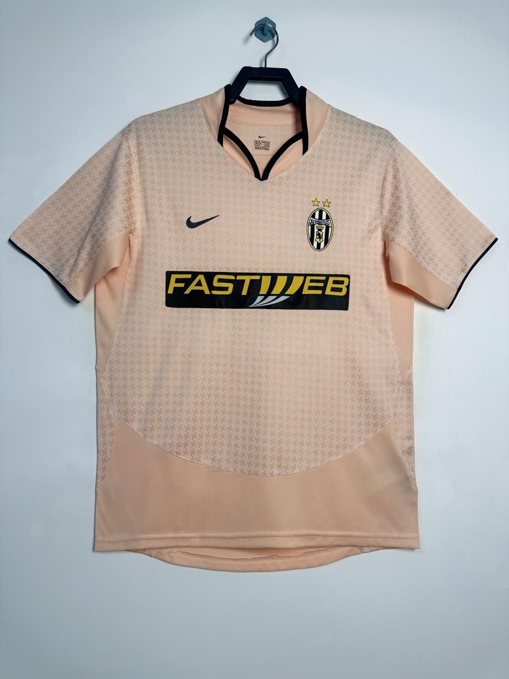 2003-2004 Retro Juventus Away Soccer Jersey AAA fan-grade