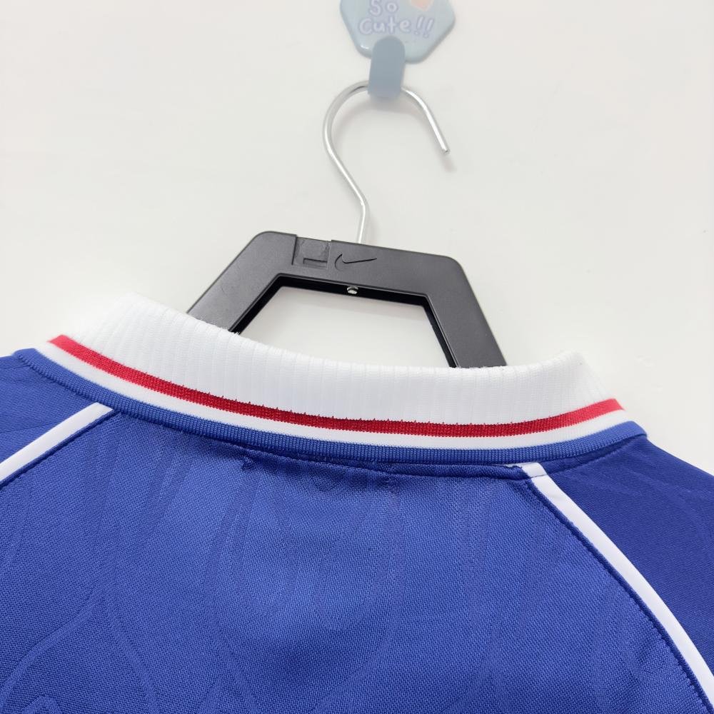 1998 Retro Japan Home Football Jersey AAA fan-grade — view 4
