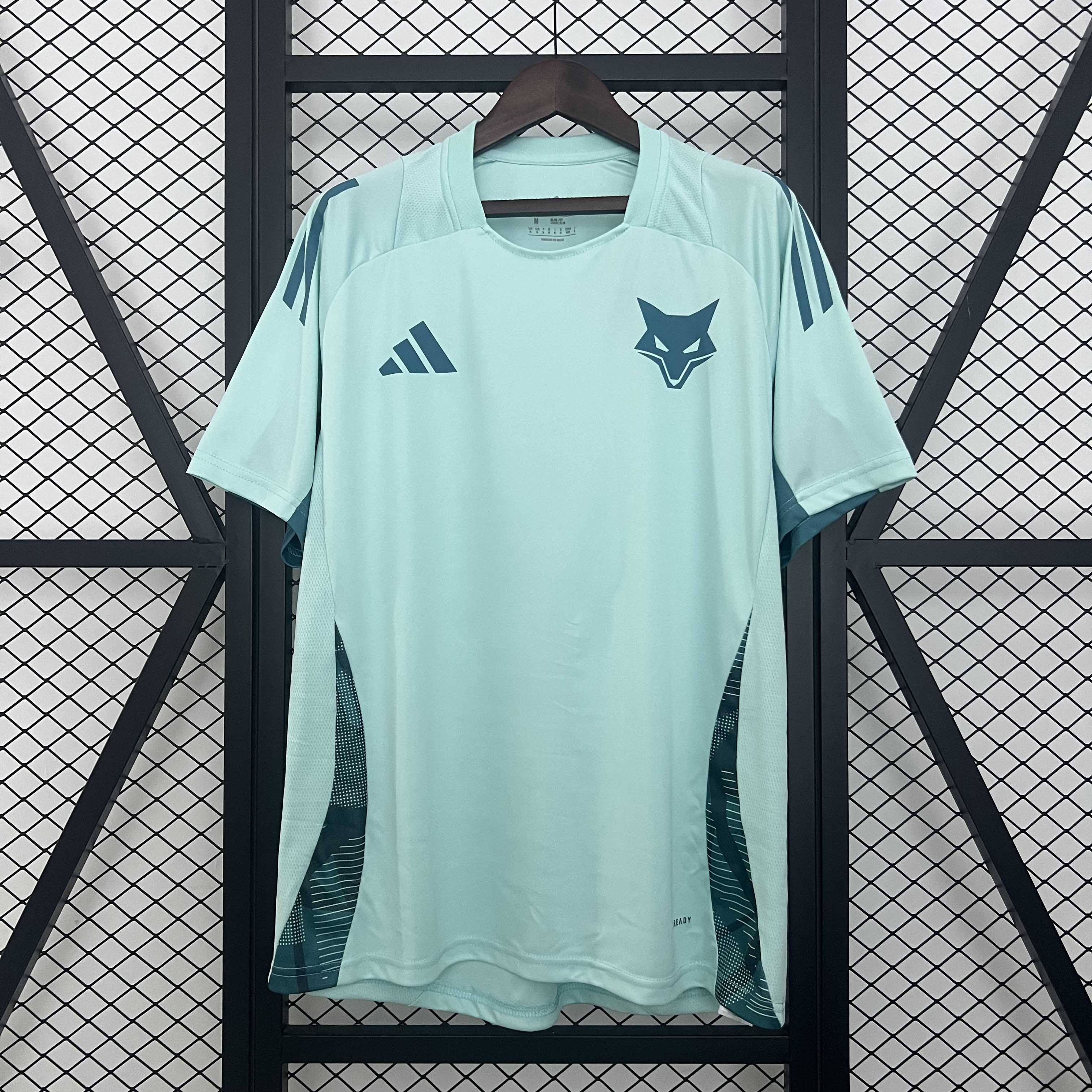 2025/2026 Wolverhampton Wanderers Training clothes Football Shirt AAA fan-grade