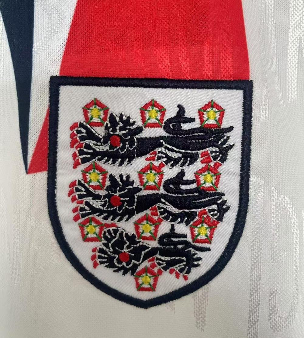 1992 Retro England Home Soccer Jersey AAA fan-grade — view 5