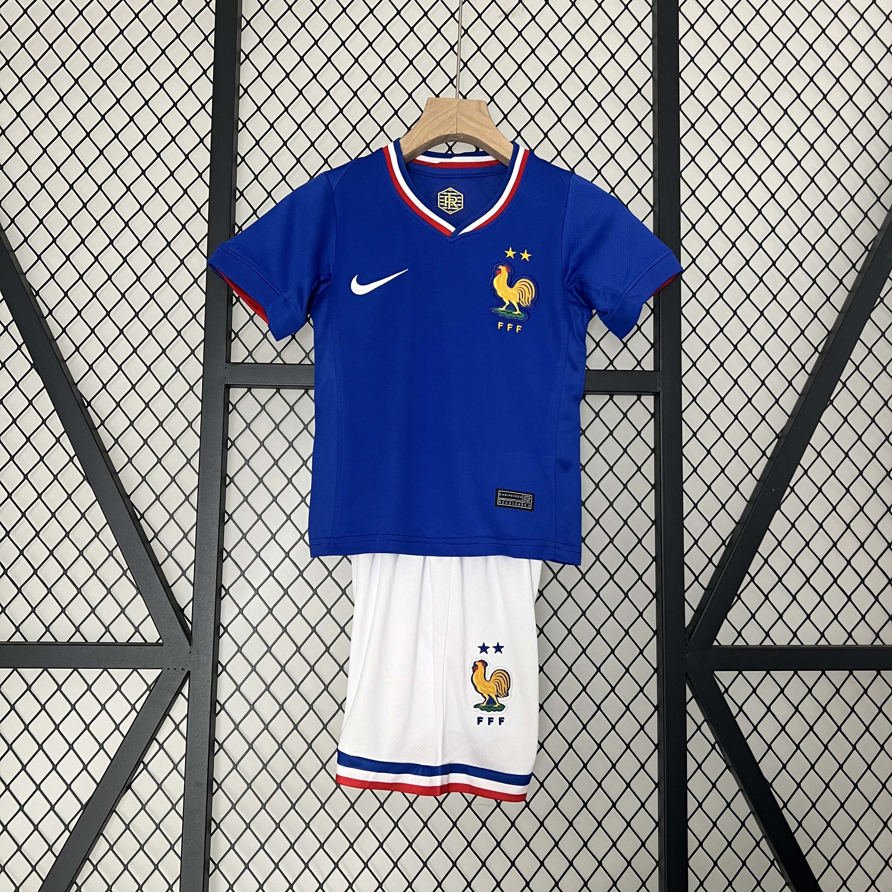 2024-2025 France Home Football Shirt AAA fan-grade Kids Size