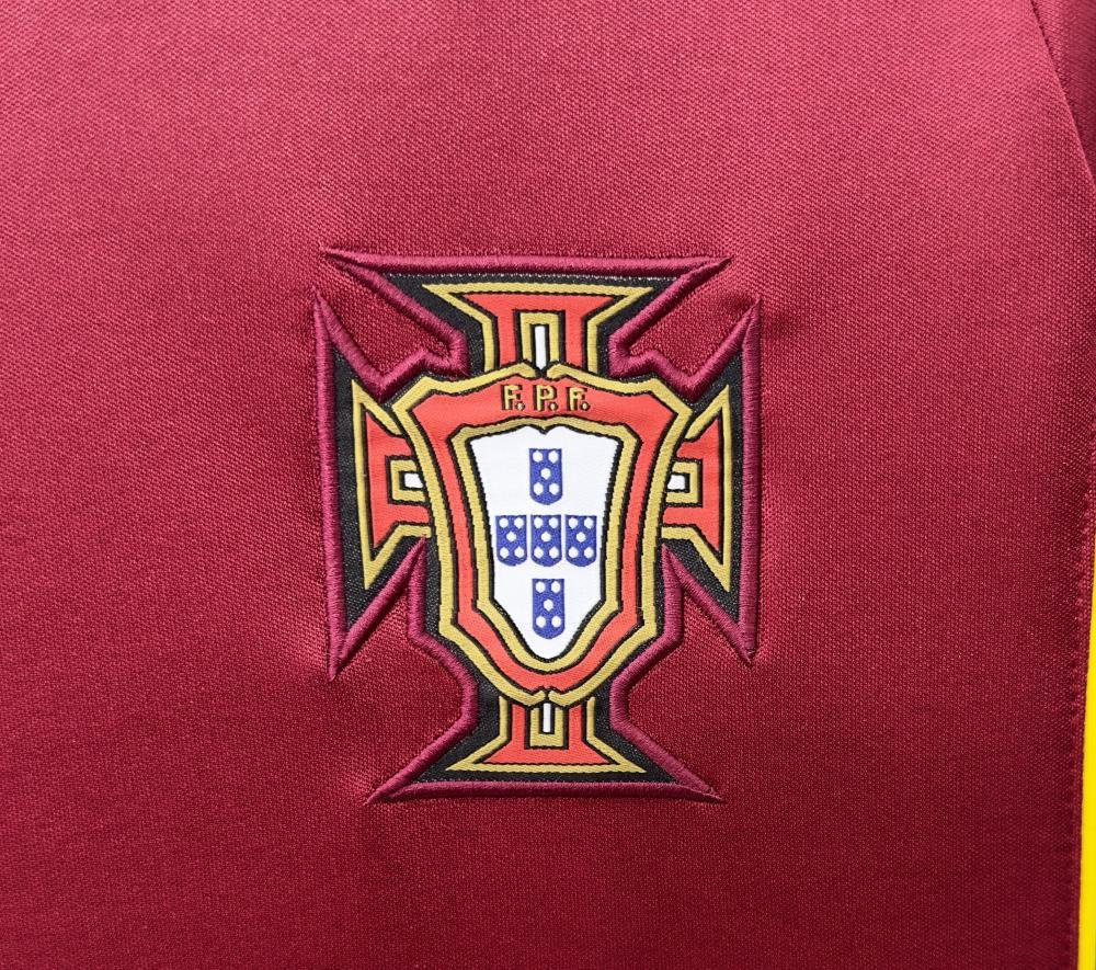 1998 Retro Portugal Home Football Shirt AAA fan-grade — view 7