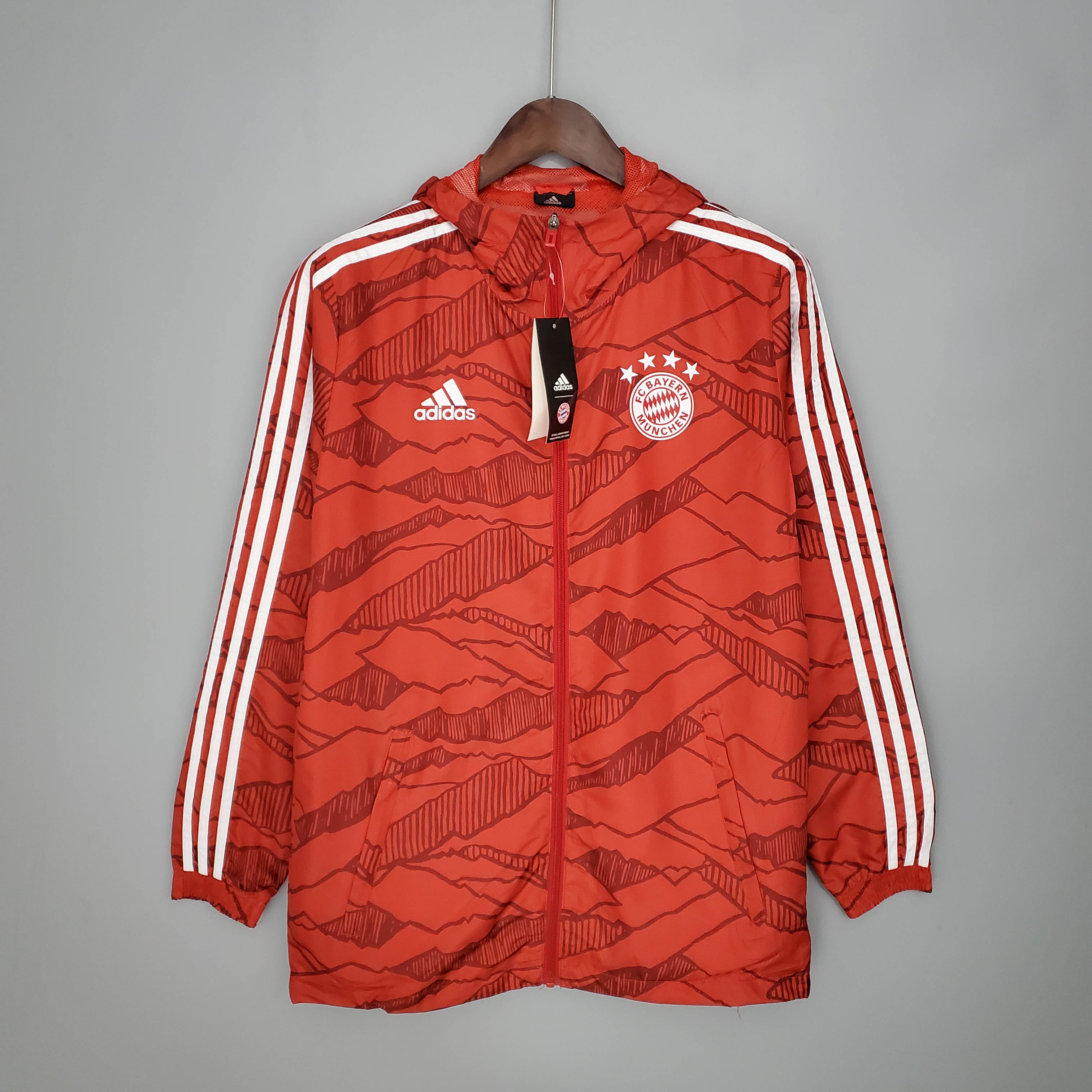 2021/2022 Windbreaker Football Jersey Bayern Munich Red AAA fan-grade
