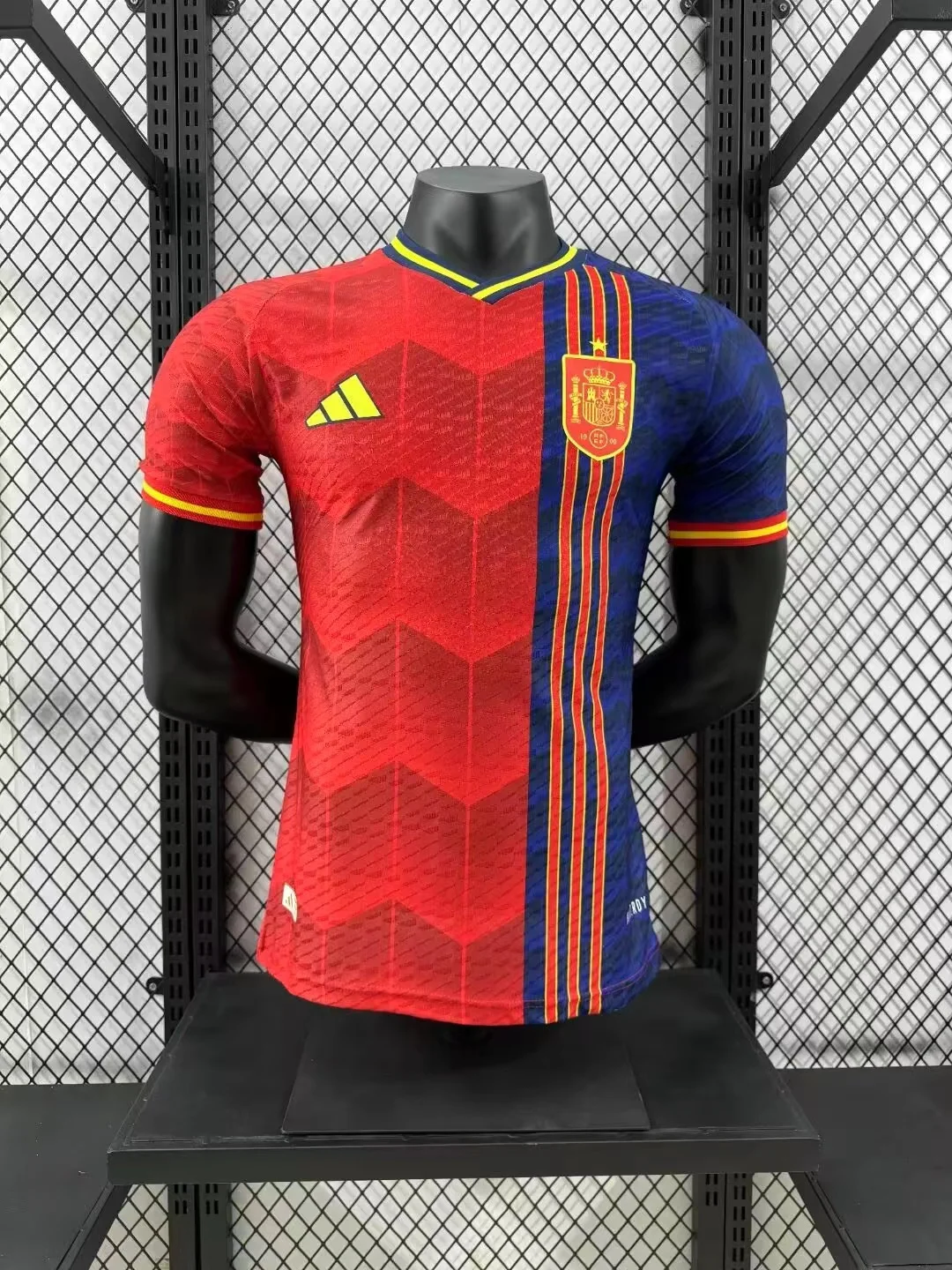 2024/2025 Spielerversion Spanien Sonderausgabe Trikot 02 — main view
