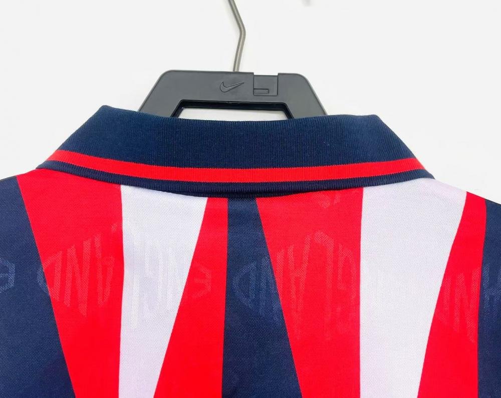 1992 Retro England Away Soccer Jersey AAA fan-grade — view 4