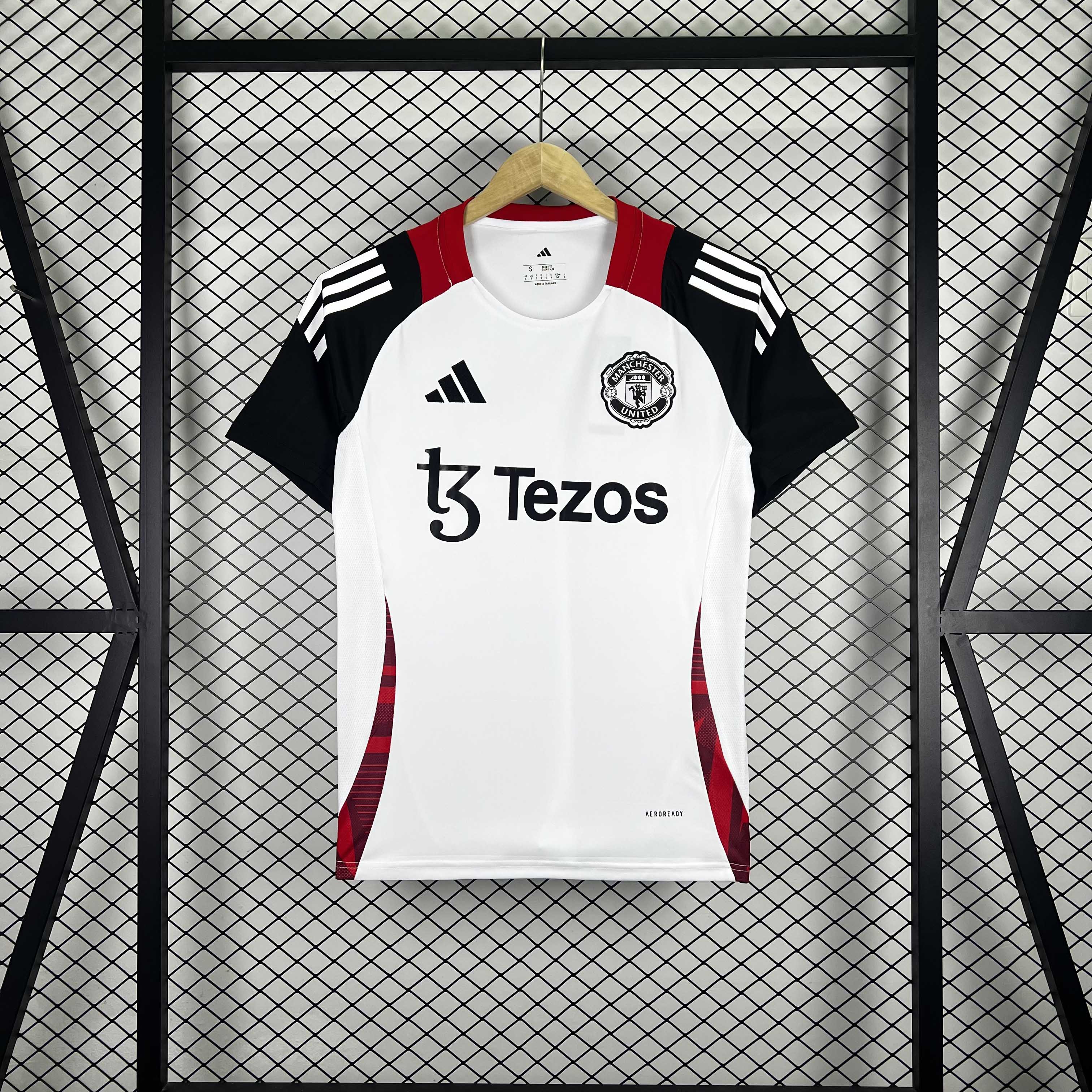 2025/2026 Manchester United Maillot d'Entraînement Maillot de Football Qualité Thaï