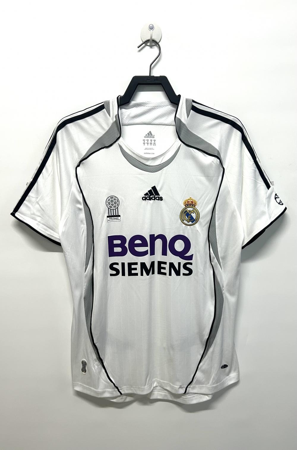 2006/2007 Retro Real Madrid Home Football Jersey AAA fan-grade — main view
