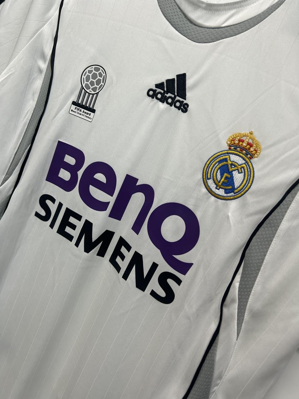 2006/2007 Retro Real Madrid Home Football Jersey AAA fan-grade — view 5