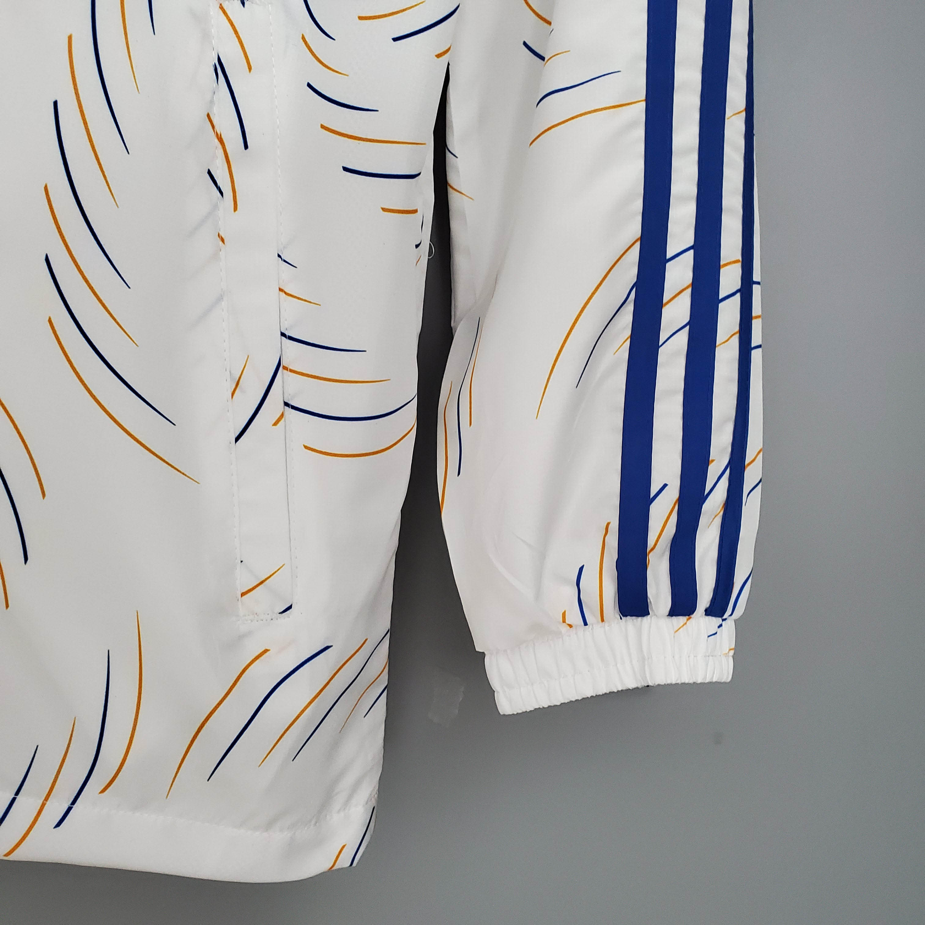 2021/2022 Real Madrid Jersey Windbreaker White(Blue Edge) — view 8