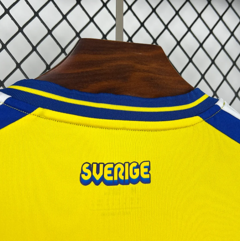 2026 Schweden Nationalmannschaft Heim-Fußballtrikot AAA Fan-Qualität — view 7