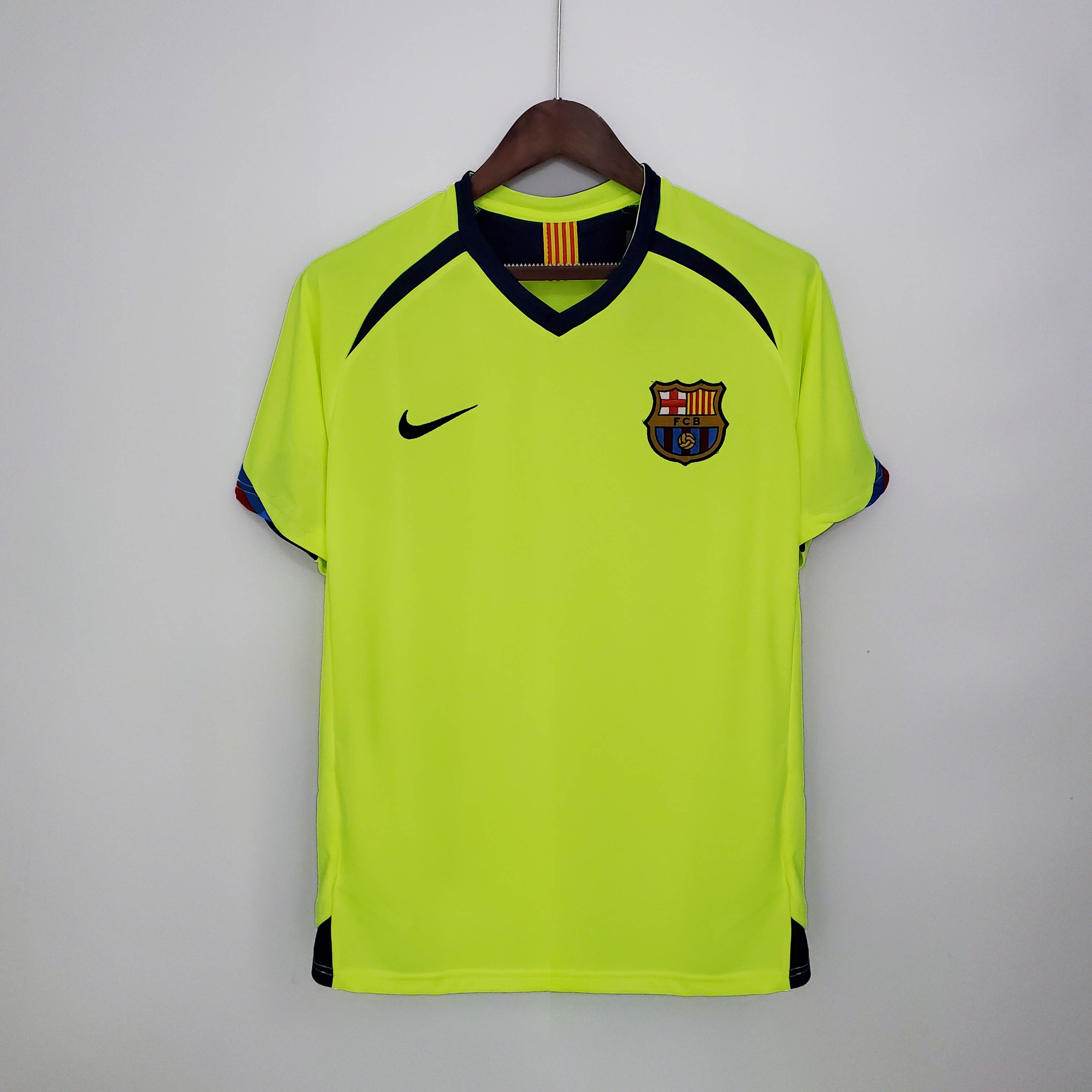 Maillot de football extérieur rétro 2005/2006 Barcelone Qualité Thaï