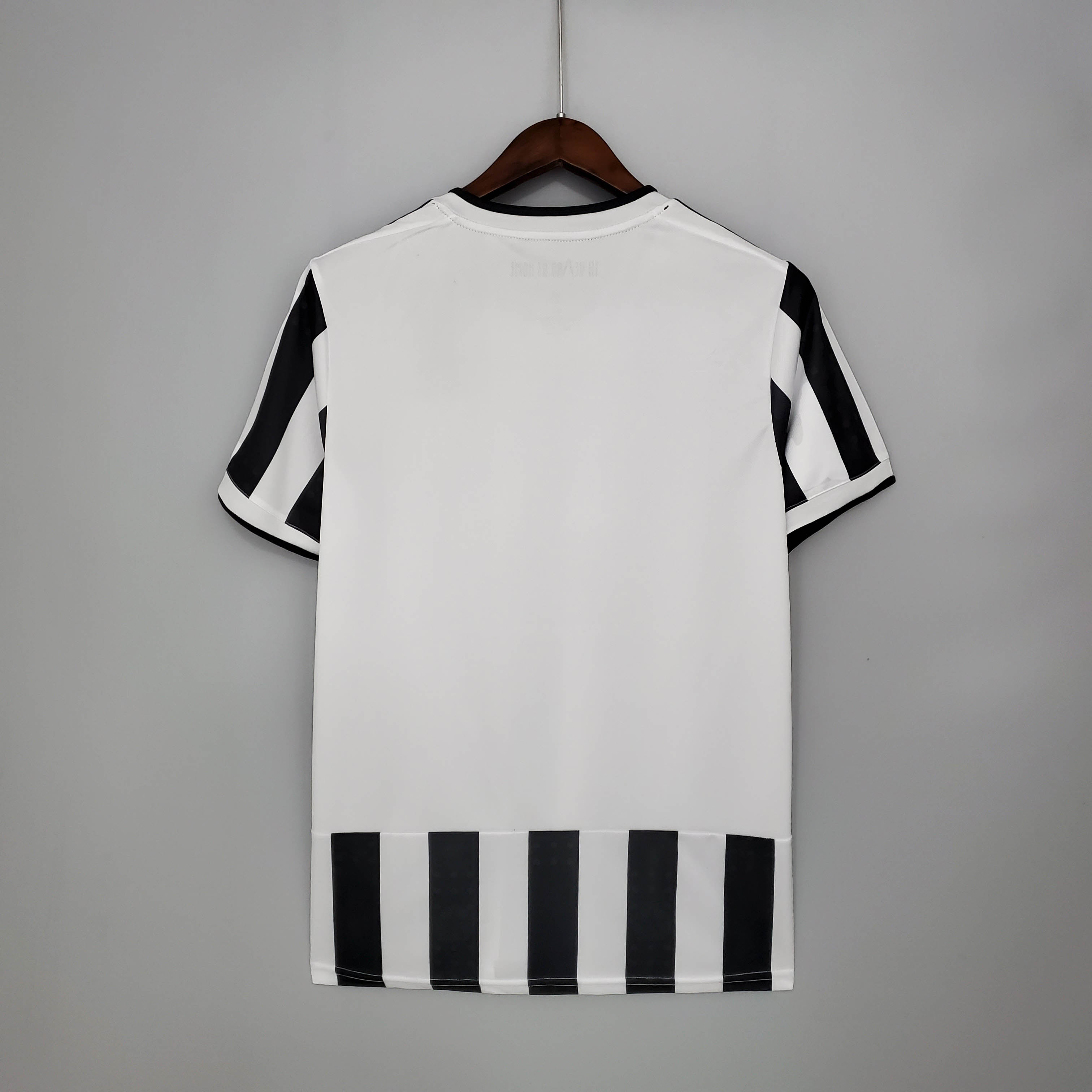 Juventus 2021/2022 Soccer Jersey AAA fan-grade Home — view 2