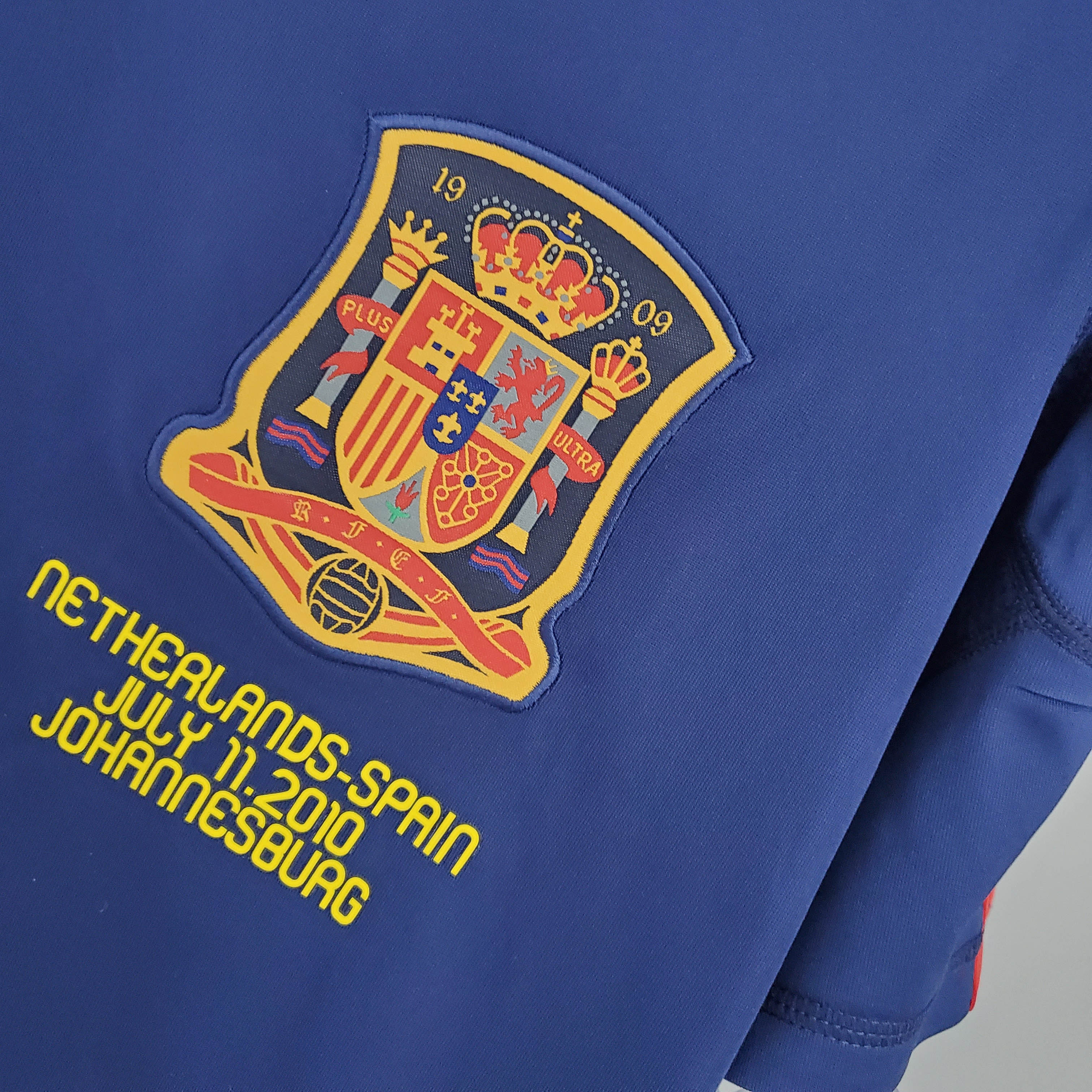 2010 Retro Spain Away Soccer Shirt — view 4