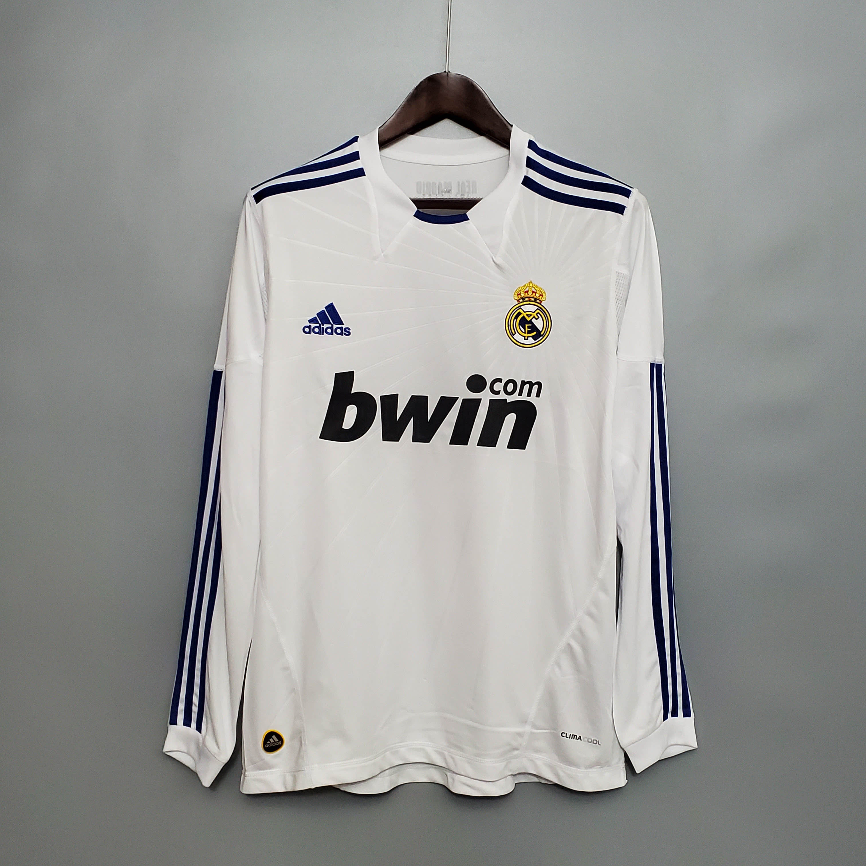 2010/2011 Retro Long Sleeve Real Madrid Home — main view