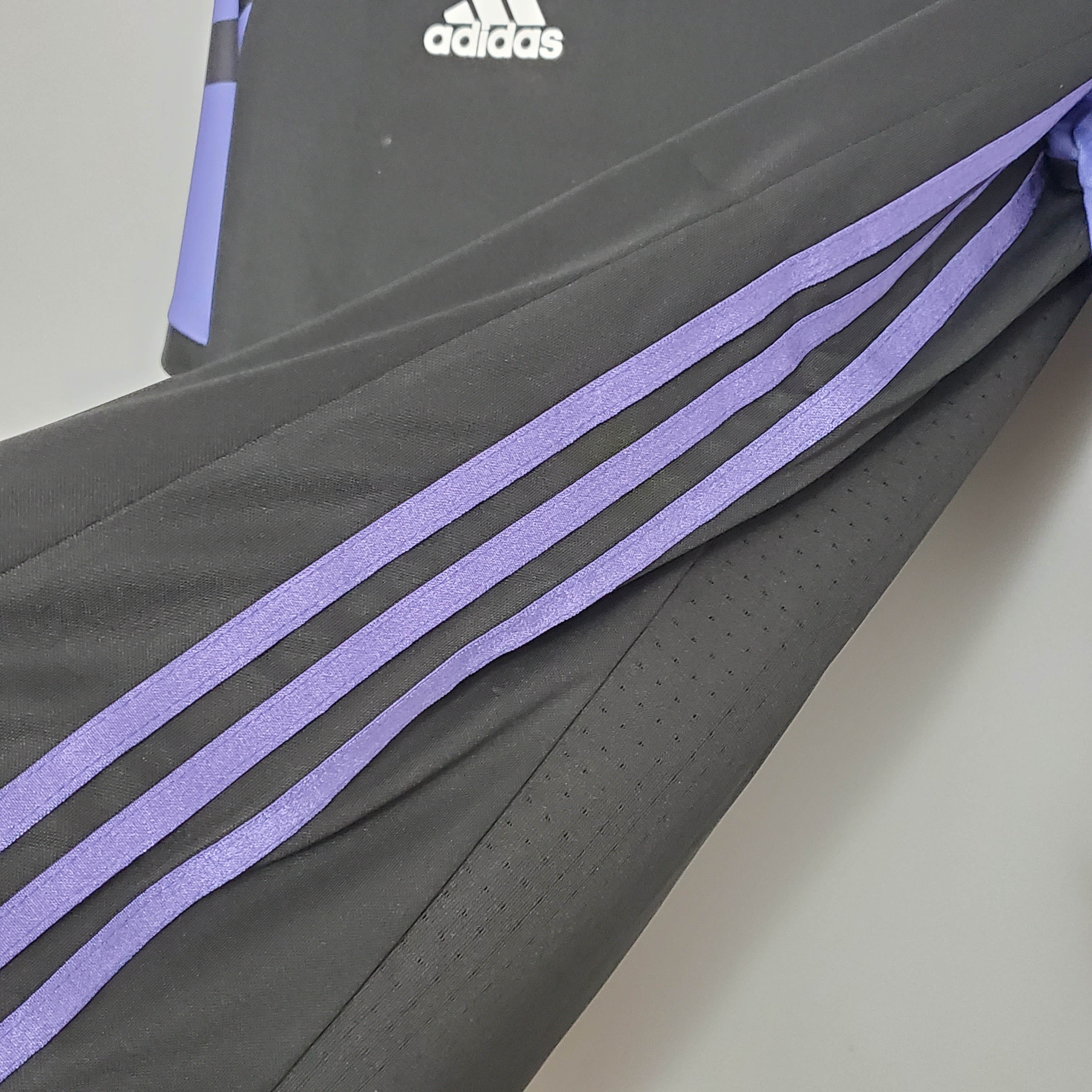 Tercera Camiseta Visitante Retro del Real Madrid 2016/2017 — view 9