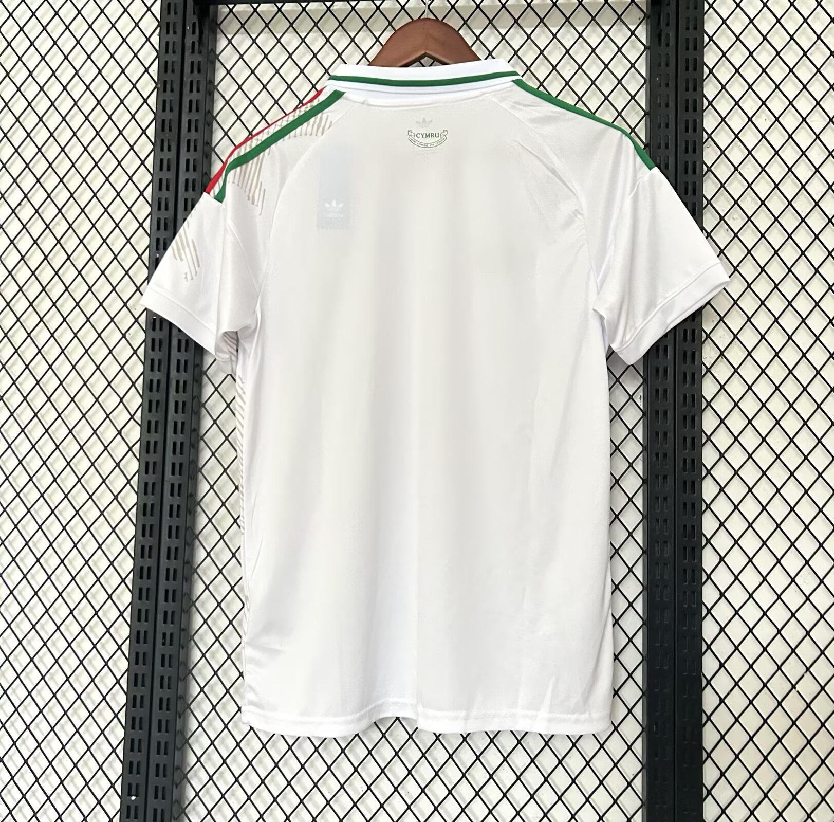 2026 Pays de Galles Maillot Extérieur Football 1:1 Qualité Thaï — view 2