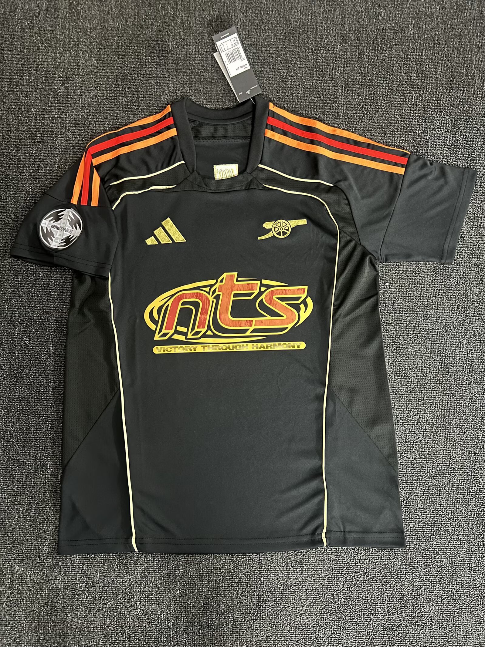 Camisa de Futebol Arsenal Edição Conjunta NTS 2025/2026 Qualidade Tailandesa