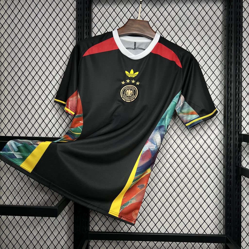 2024-2025 Germany Pre-match training uniform-2 Jersey AAA fan-grade — view 3