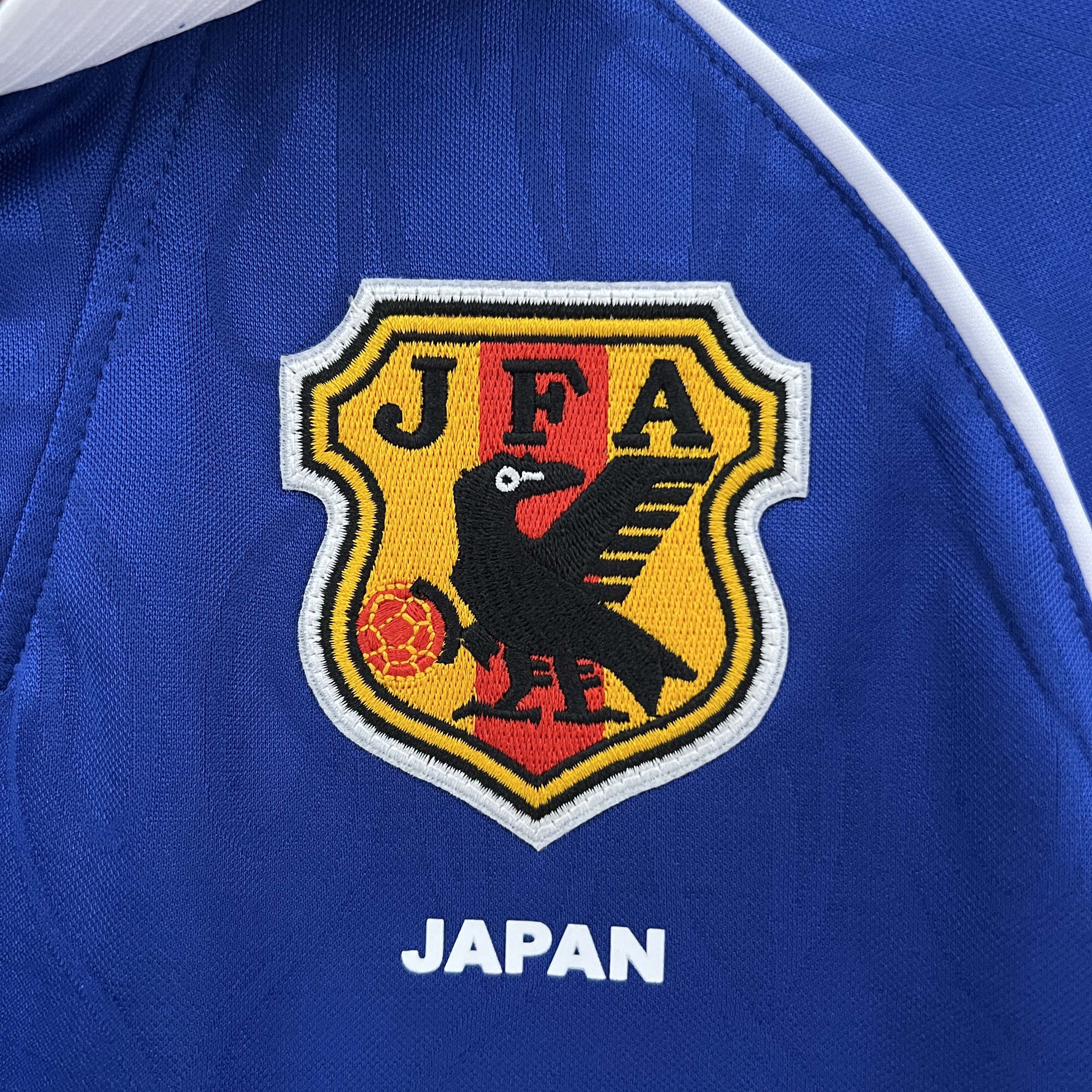 1998 レトロ 日本 ホーム フットボールシャツ AAA ファングレード — view 6