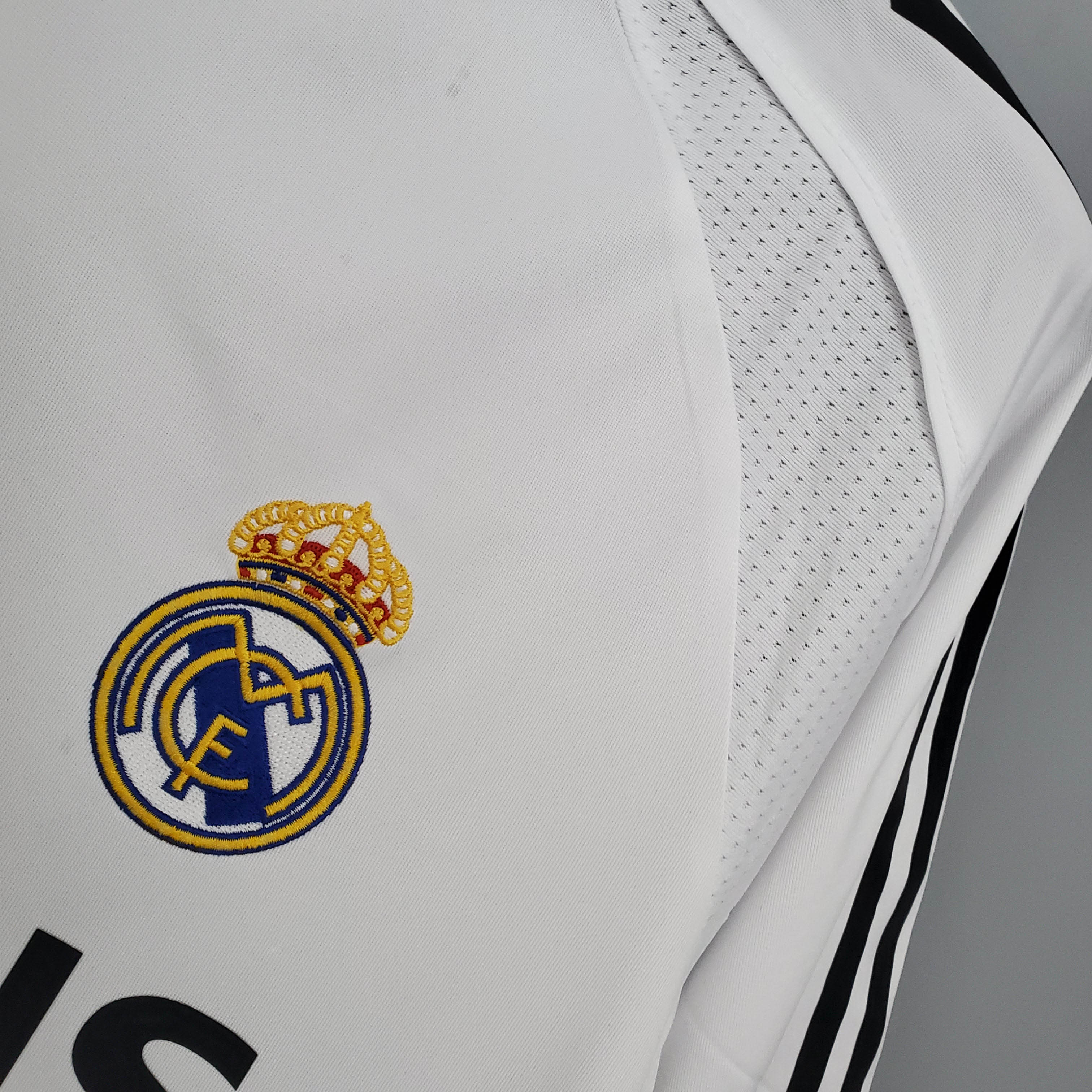 2005/2006 Retro Real Madrid Home — view 5