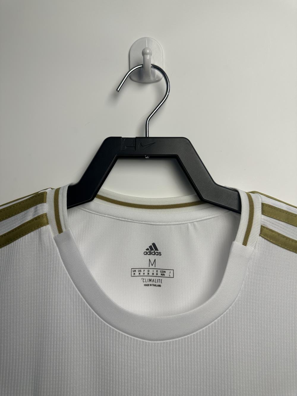 2019/2020 Retro Real Madrid Local Camiseta de Fútbol Calidad Tailandesa — view 3