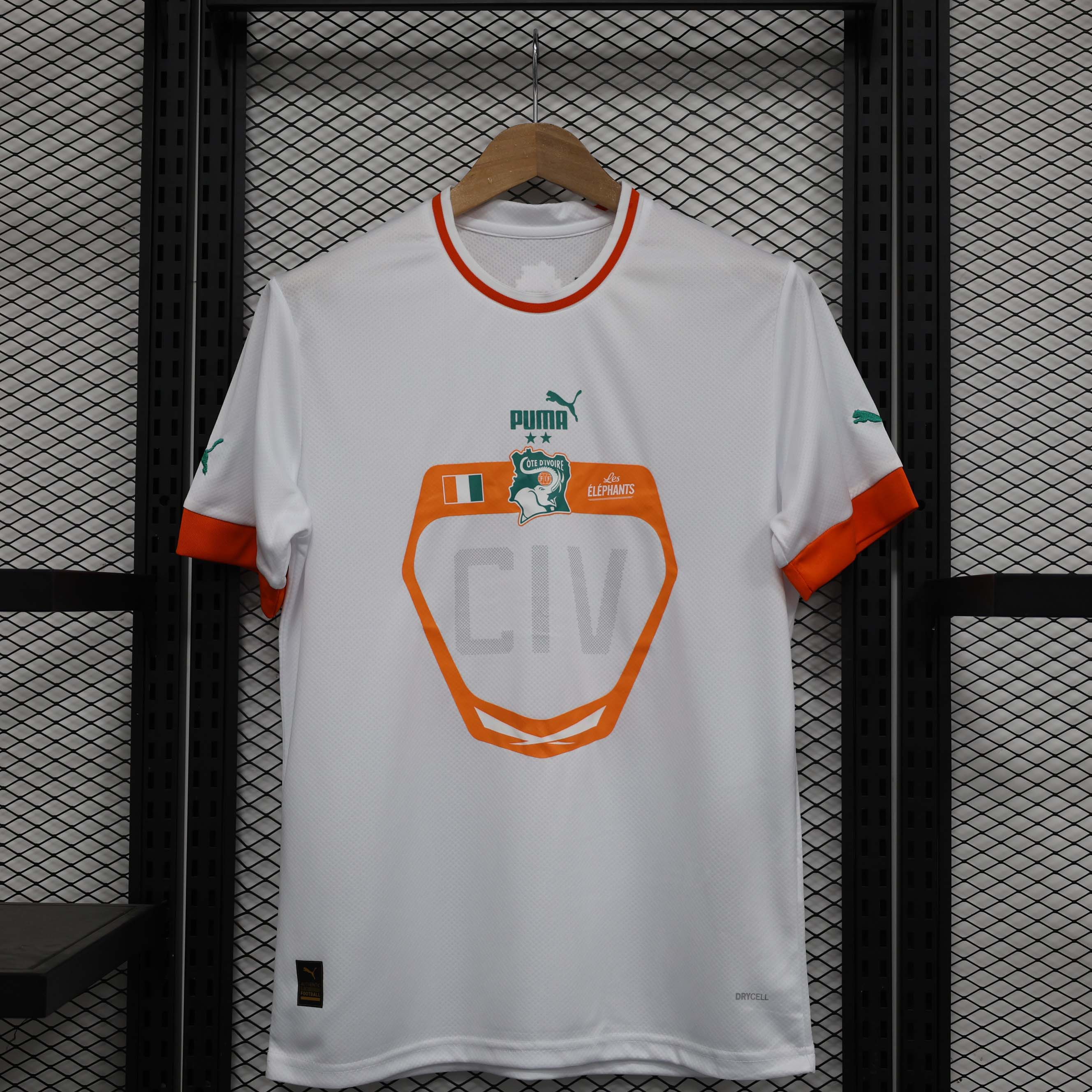 Maillot de foot extérieur Côte d'Ivoire 2022 AAA qualité fan — main view