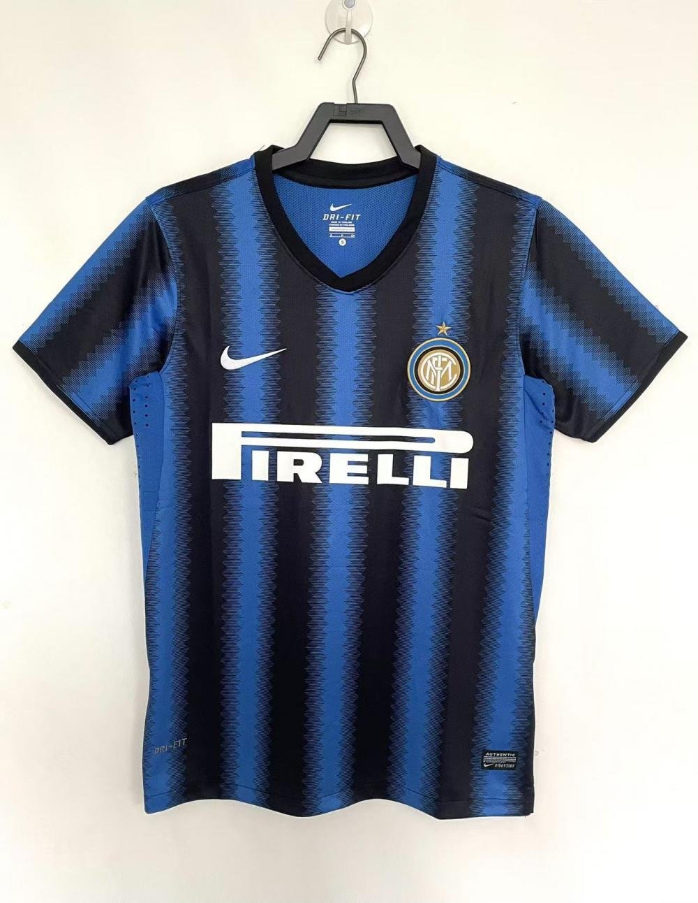 2010/2011 Retro Internazionale Milan Home Football Jersey AAA fan-grade