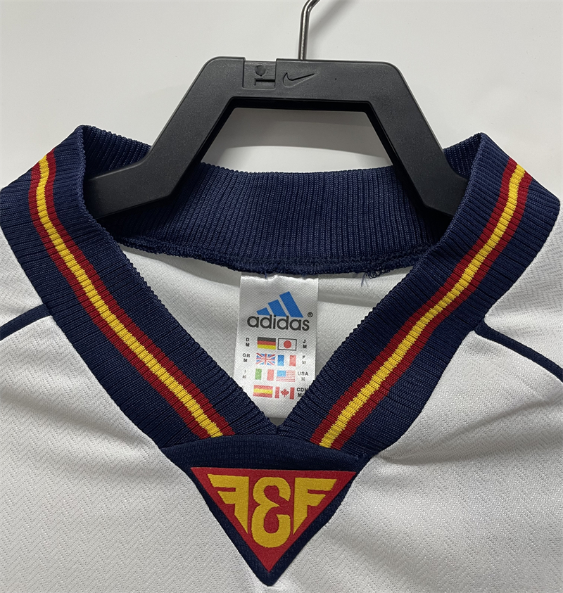 1998 Retro Spain Away Soccer Shirt AAA fan-grade — view 3