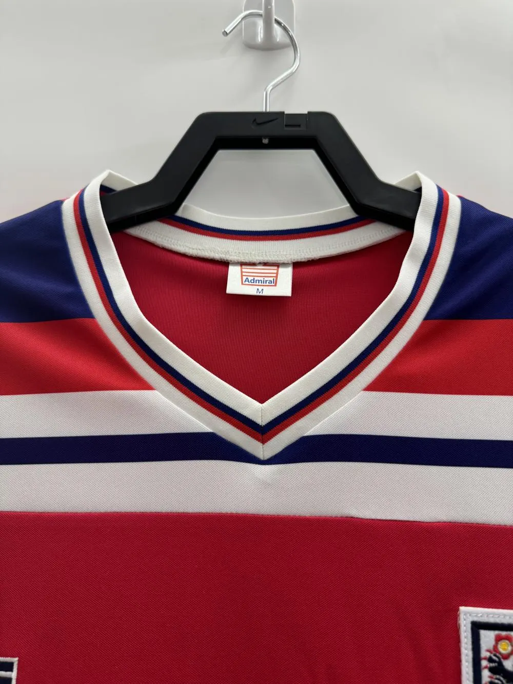 1982 Retro England Away Soccer Jersey AAA fan-grade — view 4