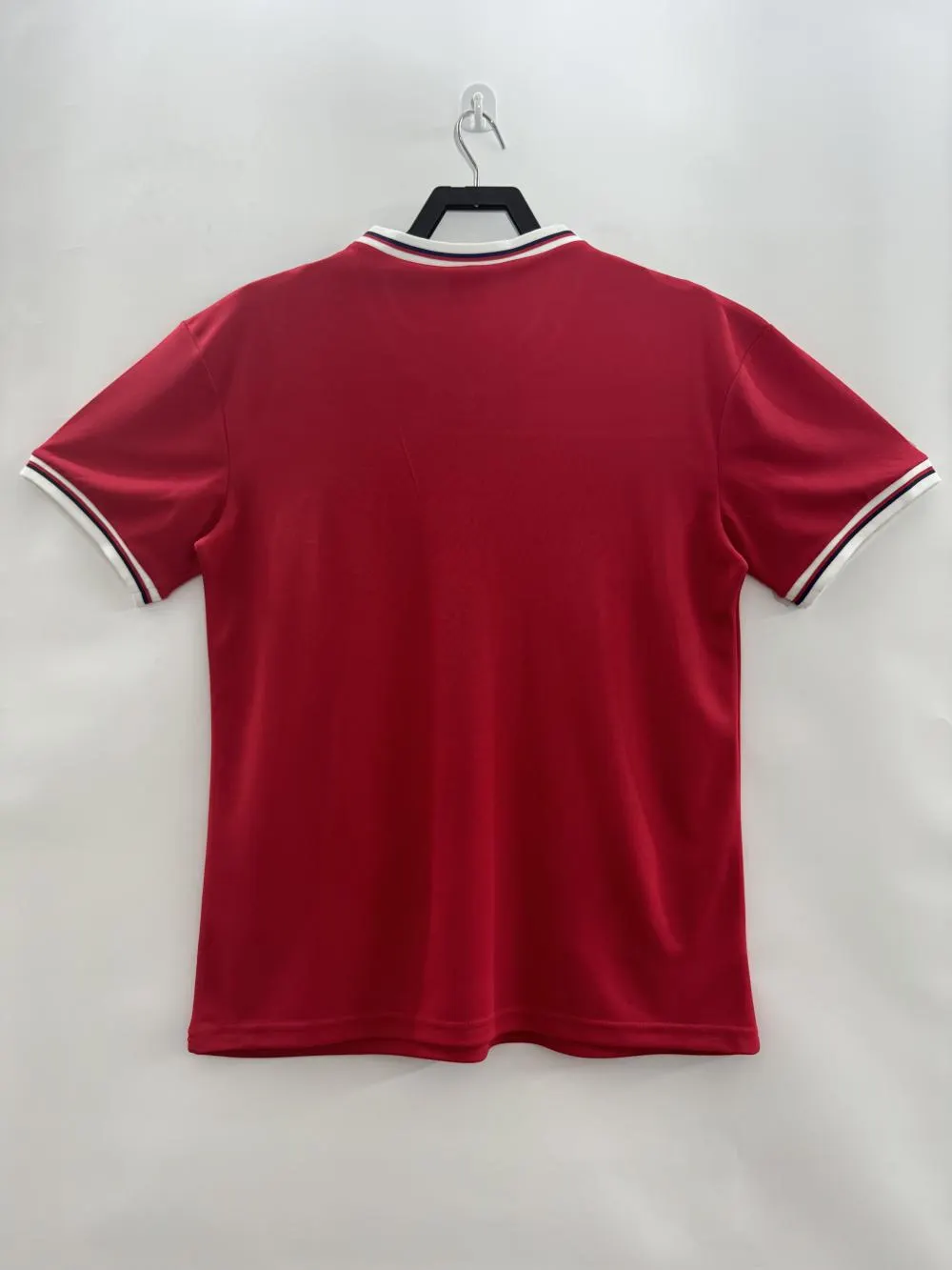 1982 Retro England Away Soccer Jersey AAA fan-grade — view 2