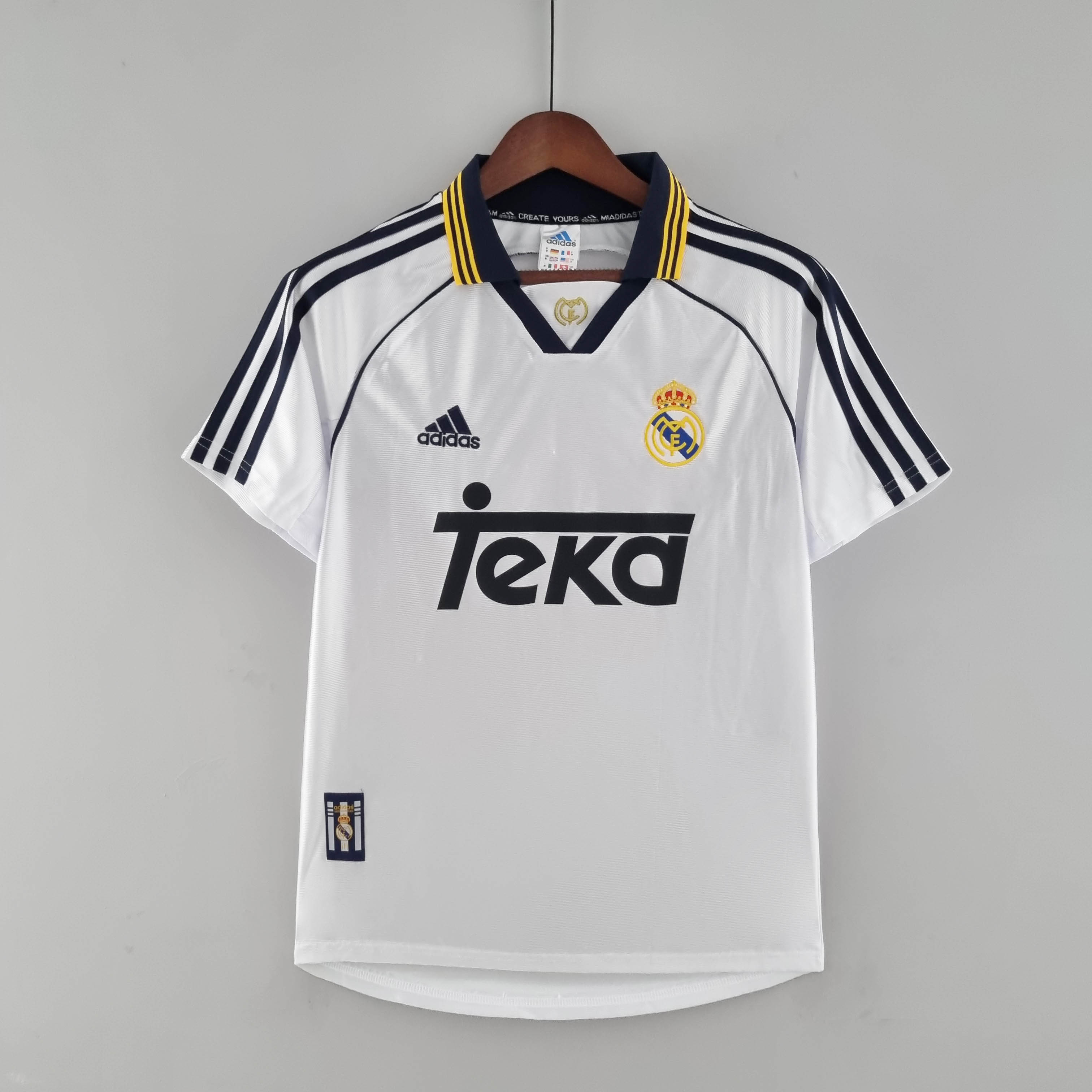 1998/2000 Retro Real Madrid Home — main view