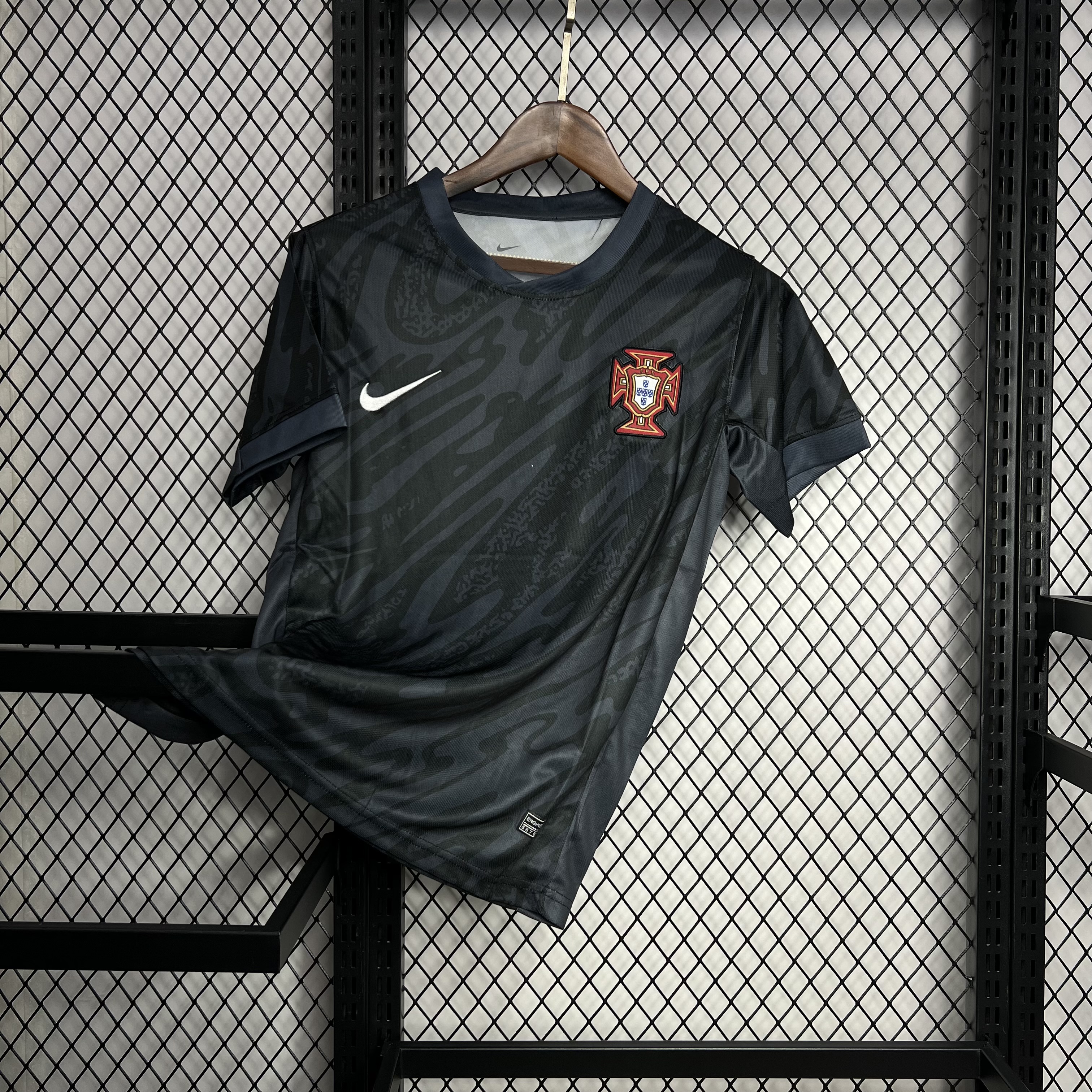 2024-2025 Portugal Goalkeeper uniform 2 Jersey — view 3