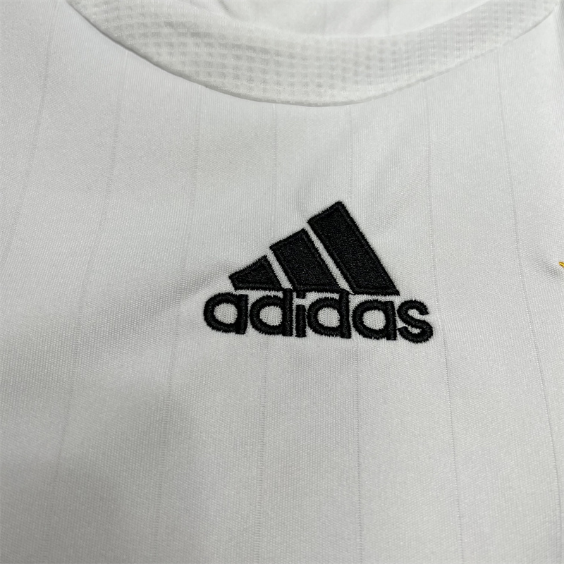 2006 Retro Germany Home Soccer Jersey AAA fan-grade — view 5