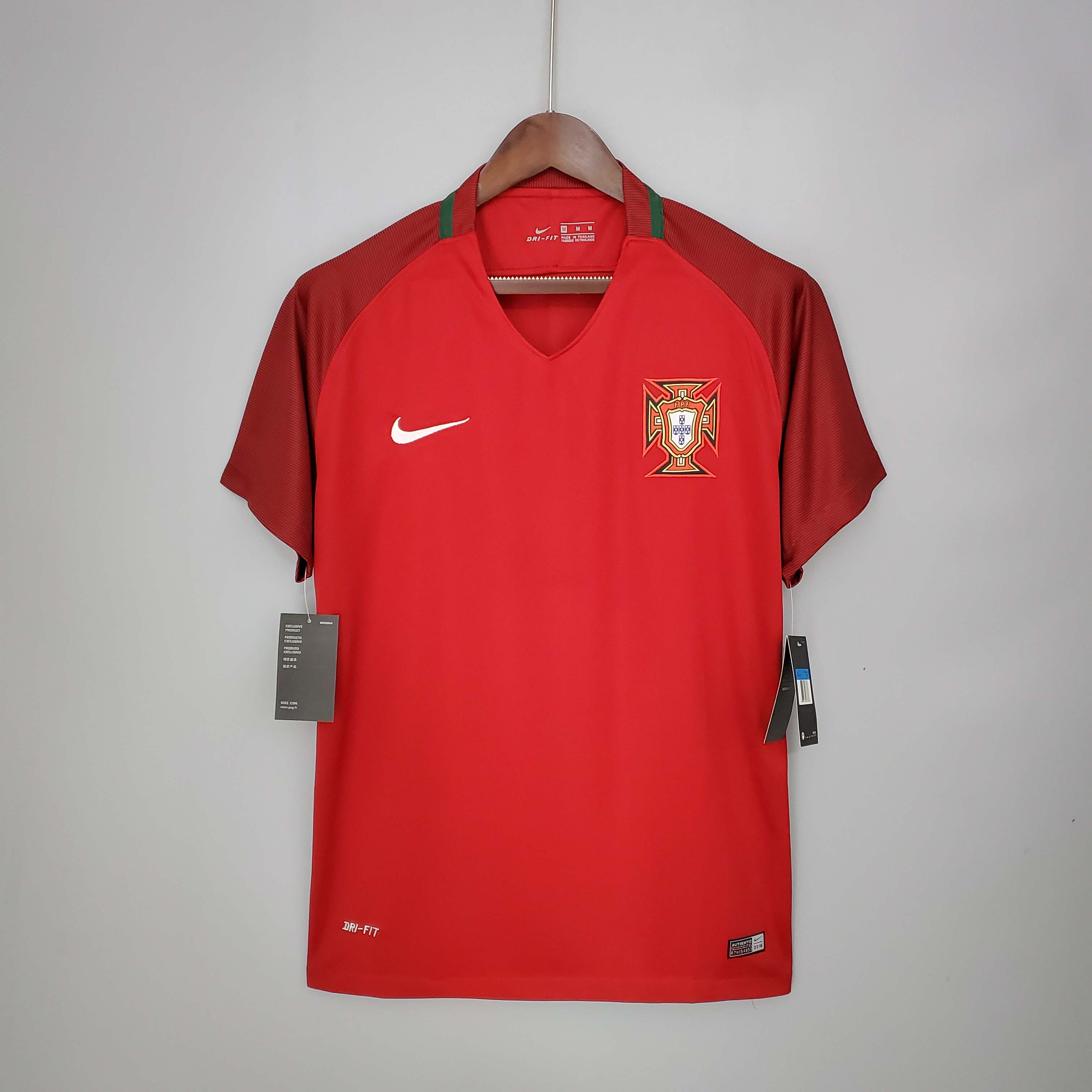 2016 レトロ ポルトガル ホーム サッカーシャツ 1:1 タイ品質