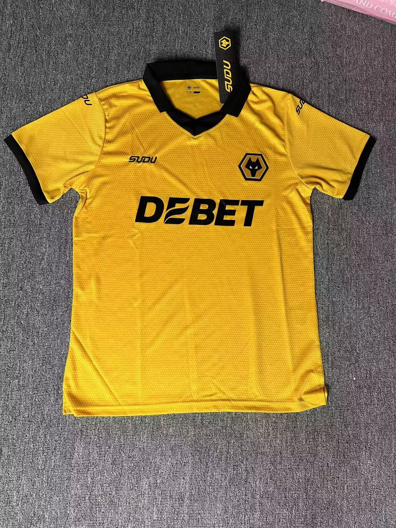 2025/2026 Wolverhampton Wanderers Home Football Shirt AAA fan-grade