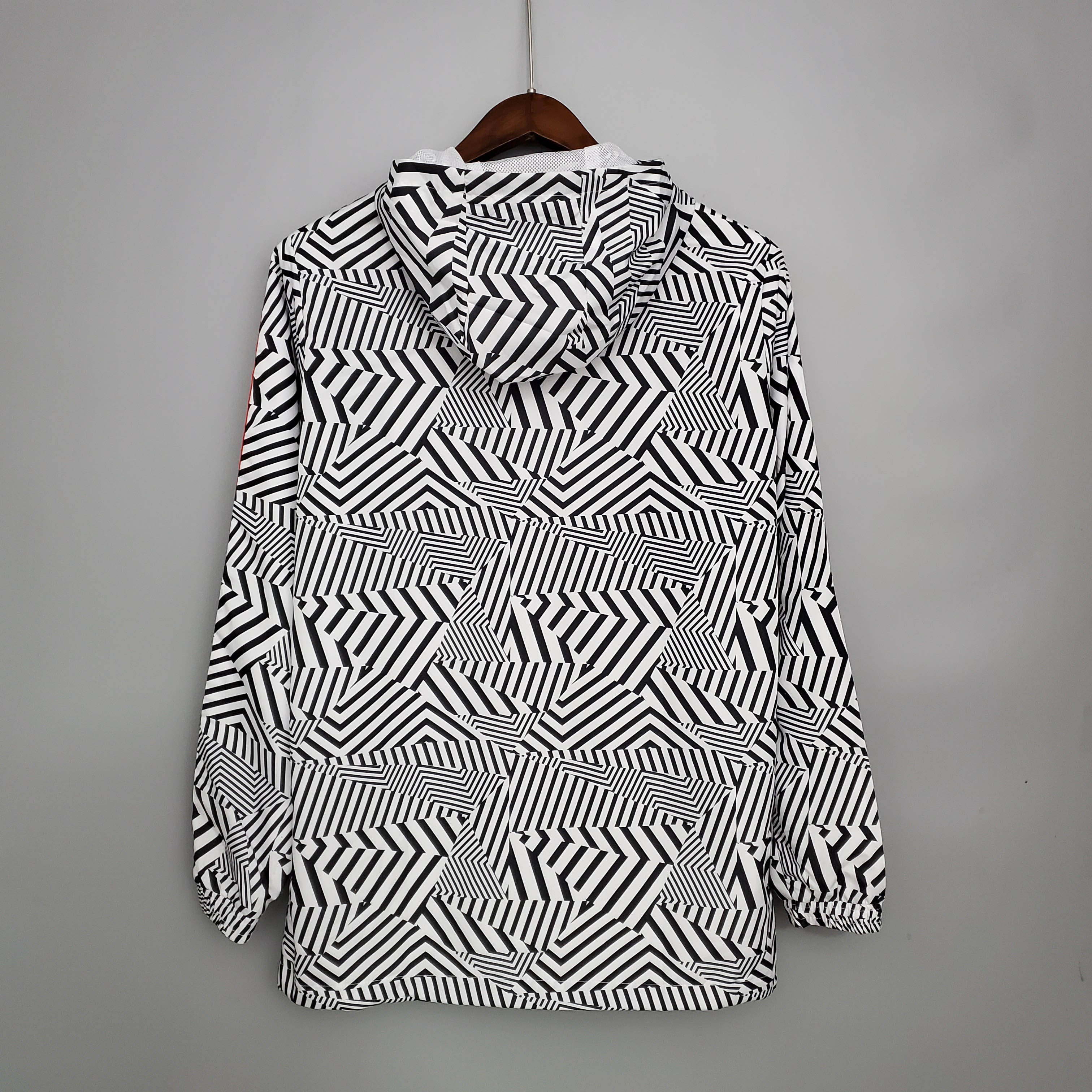 2021/2022 Manchester United Jersey Windbreaker Black-White Stripes — view 2