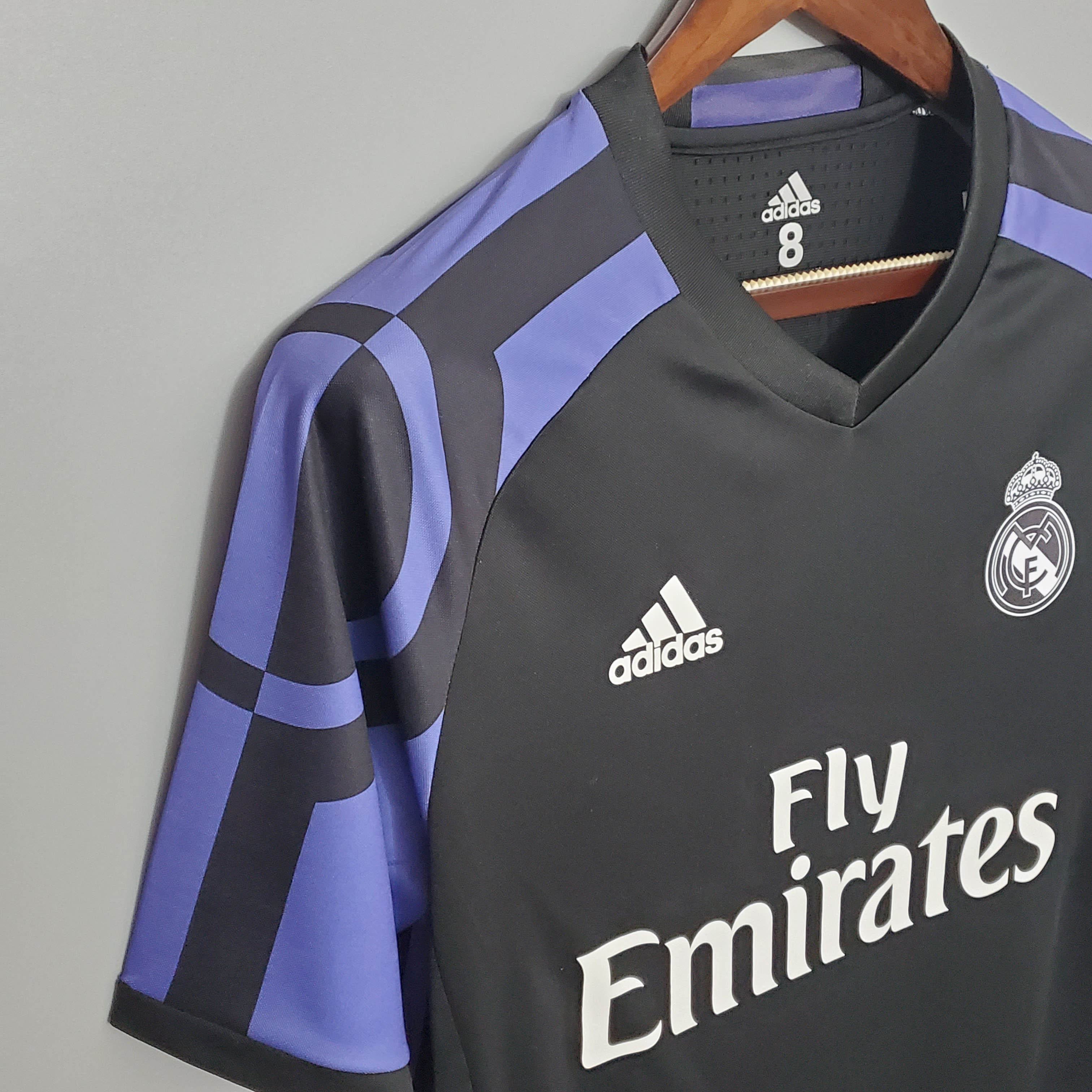 Tercera Camiseta Visitante Retro del Real Madrid 2016/2017 — view 6