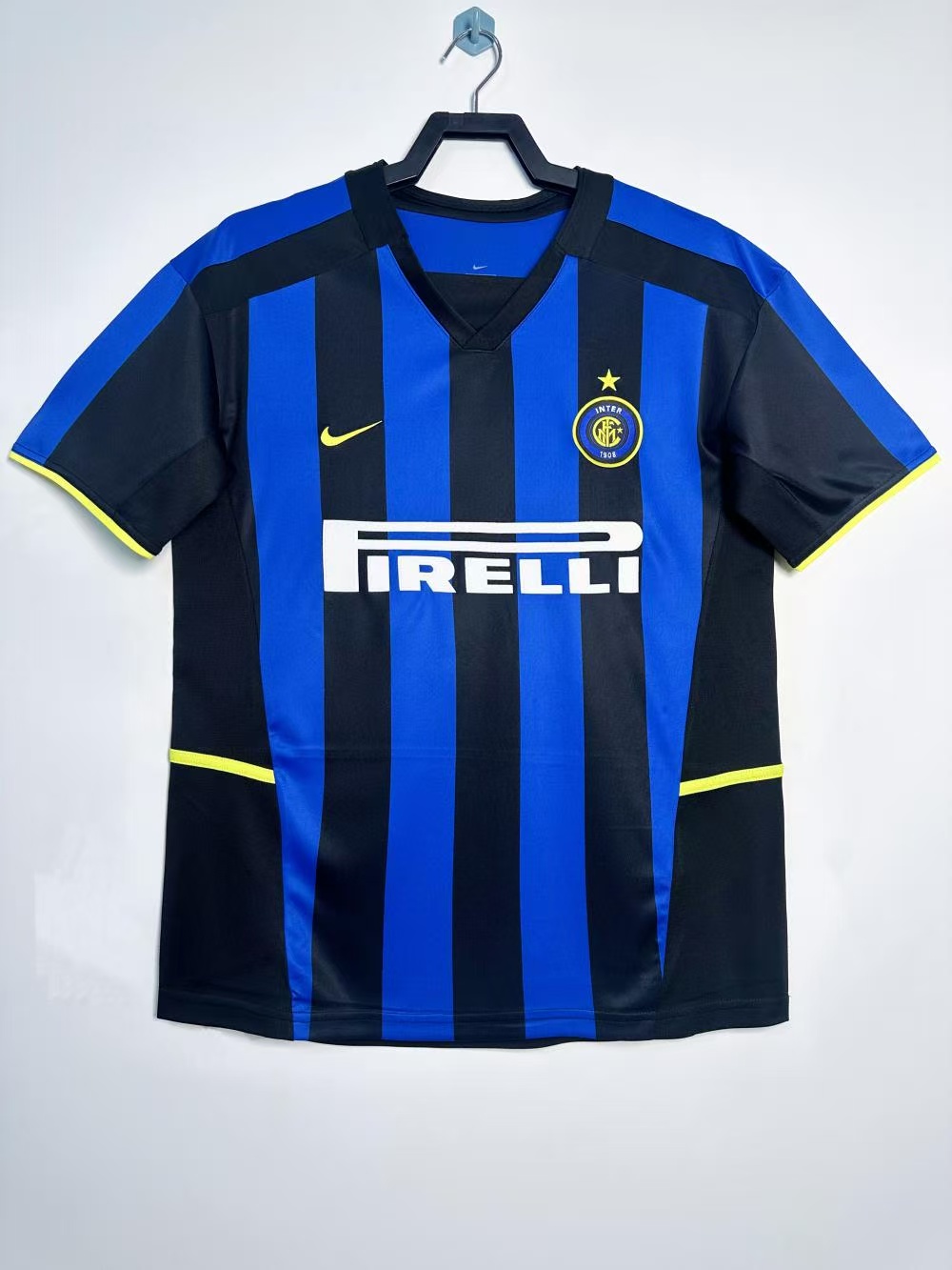 2002/2003 Retro Inter Milan Home Football Jersey AAA fan-grade