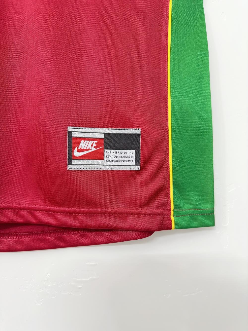 1998 Retro Portugal Home Football Shirt AAA fan-grade — view 9