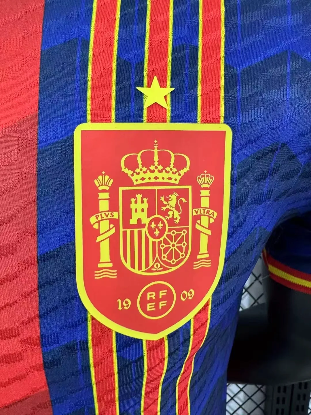 2024/2025 Spielerversion Spanien Sonderausgabe Trikot 02 — view 5