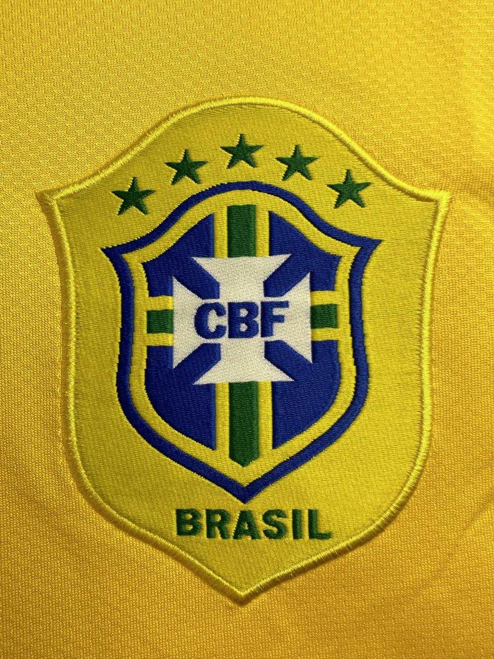 2006 Retro Brazil Home Soccer Jersey AAA fan-grade — view 5