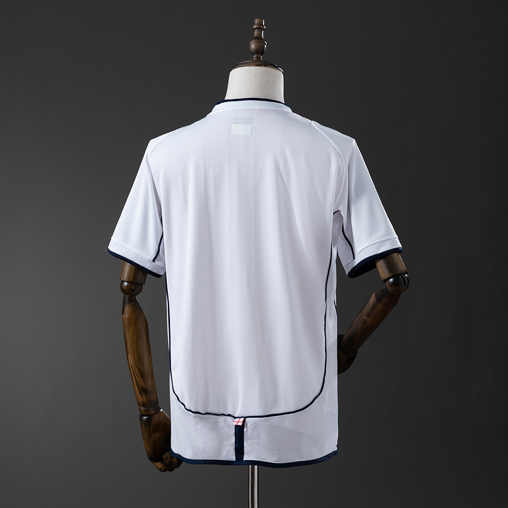2002 Retro England Heim-Fußballtrikot AAA Fan-Qualität — view 2
